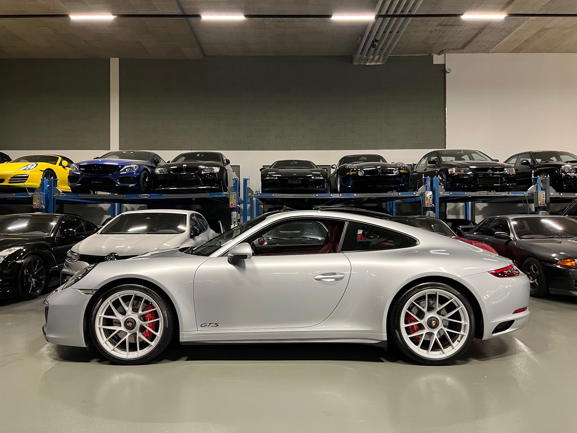 PORSCHE 911 Carrera GTS PDK