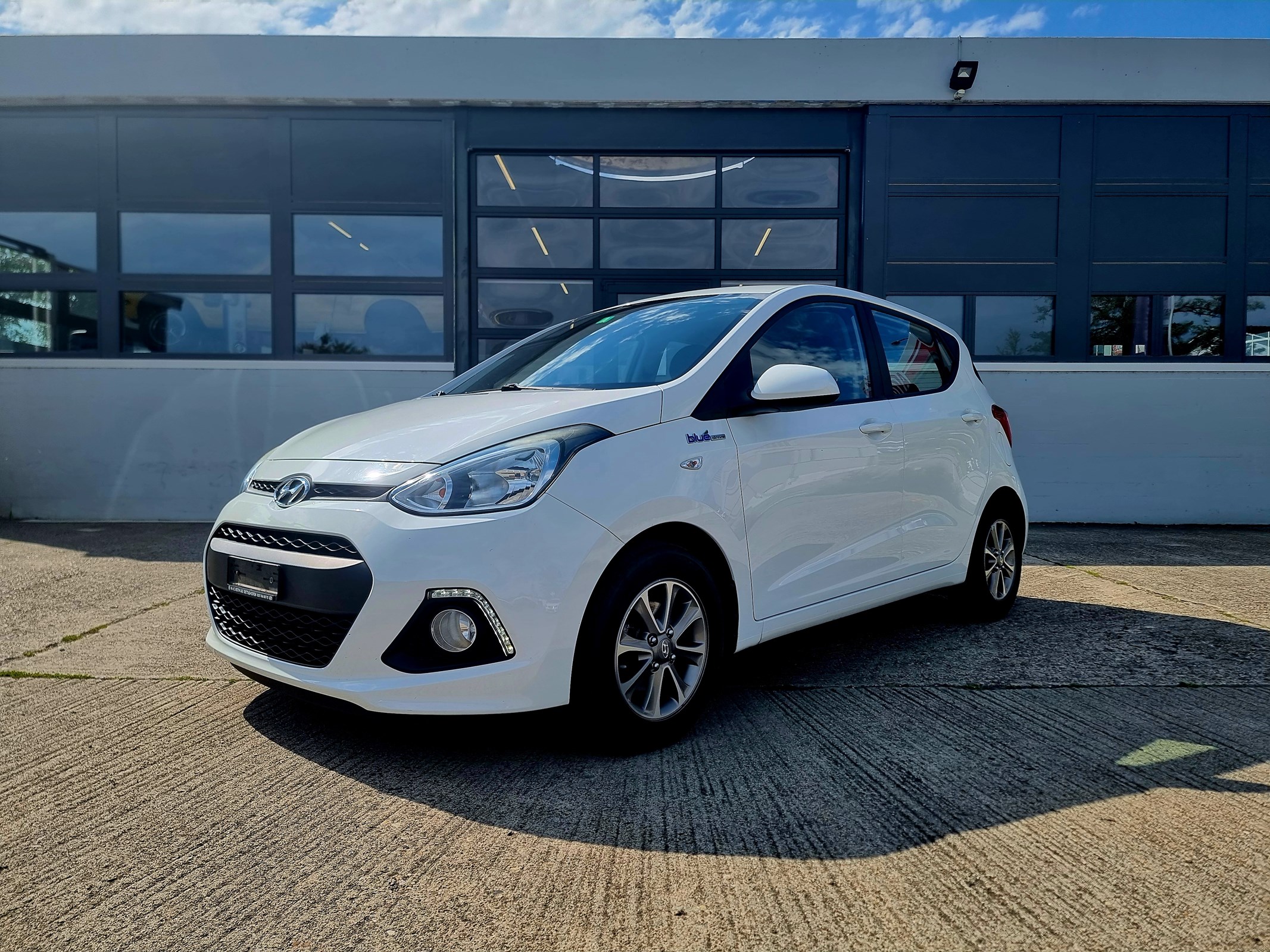 HYUNDAI i10 1.0 Amplia