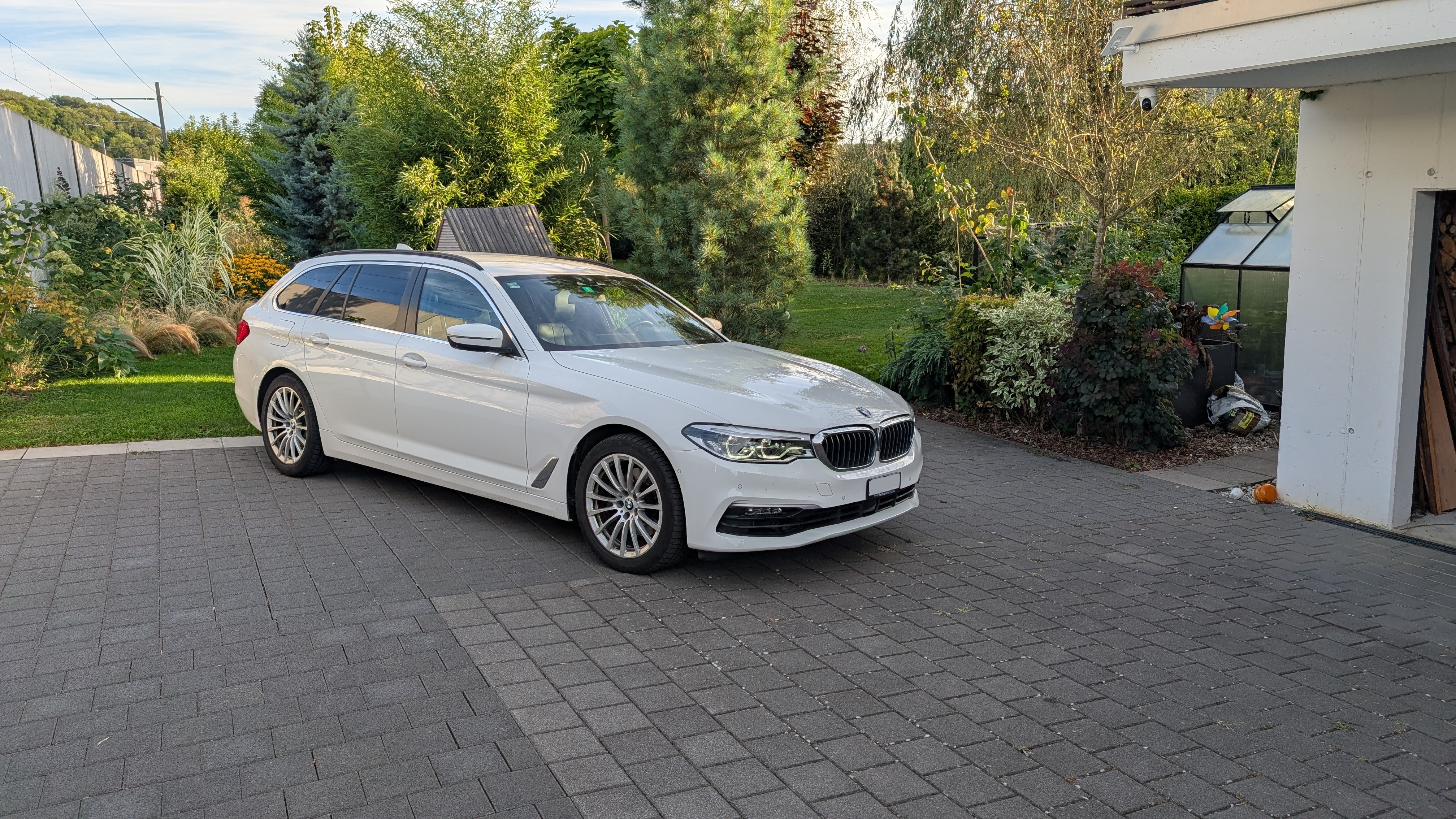 BMW 520d xDrive Touring Luxury Line Steptronic