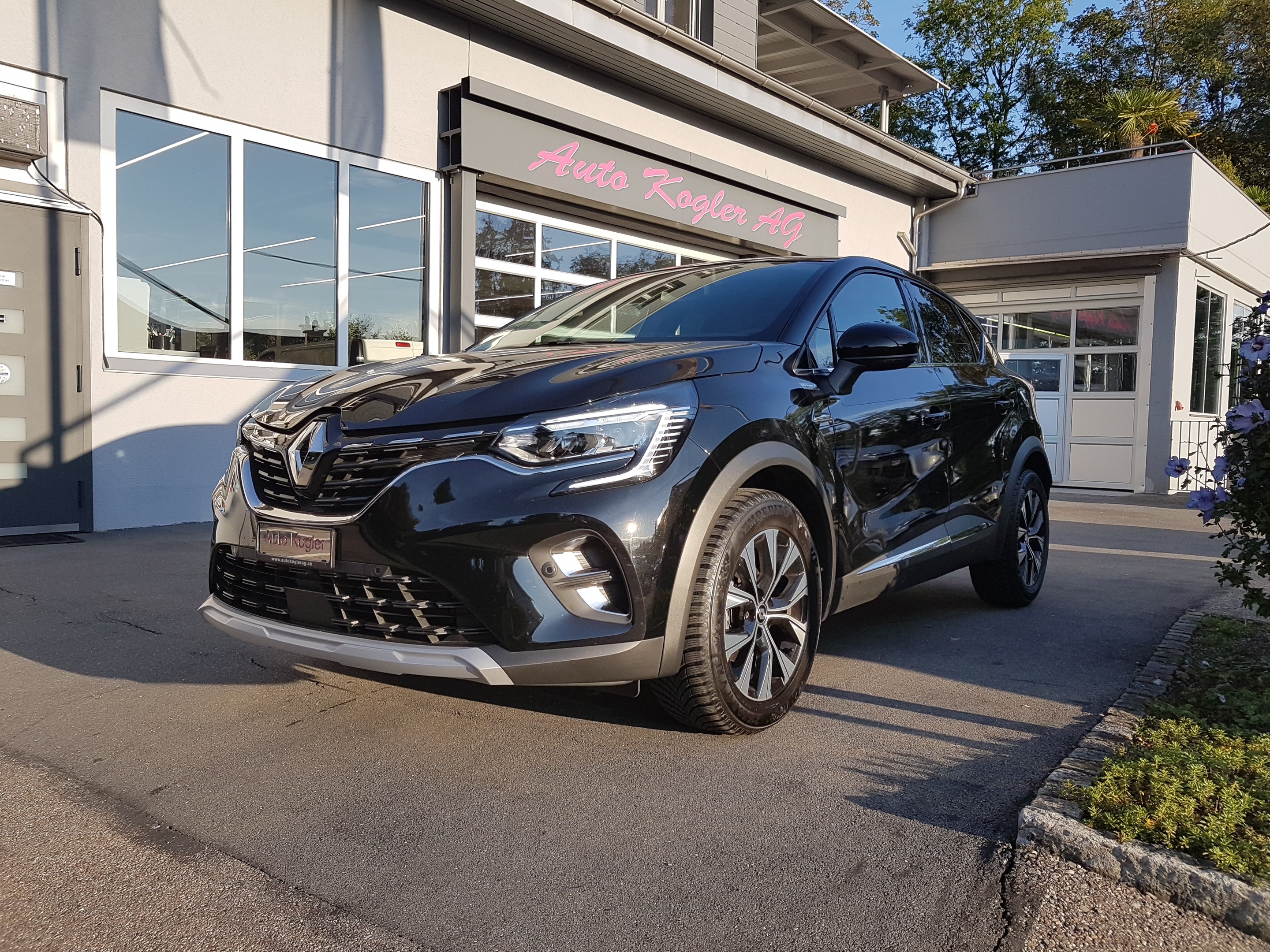 RENAULT Captur 1.3 TCe Techno EDC