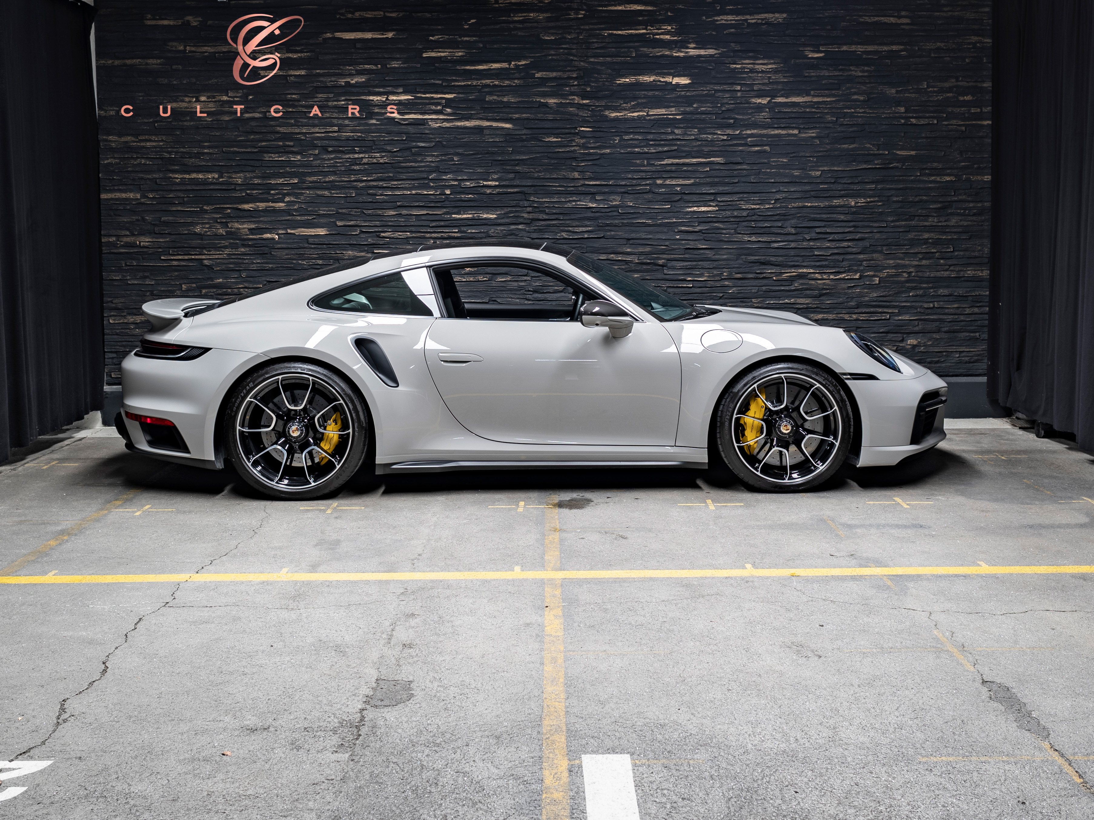 PORSCHE 911 Turbo S PDK