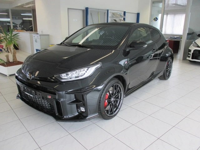 TOYOTA Yaris 1.6 GR Sport CIRCUIT-PACK