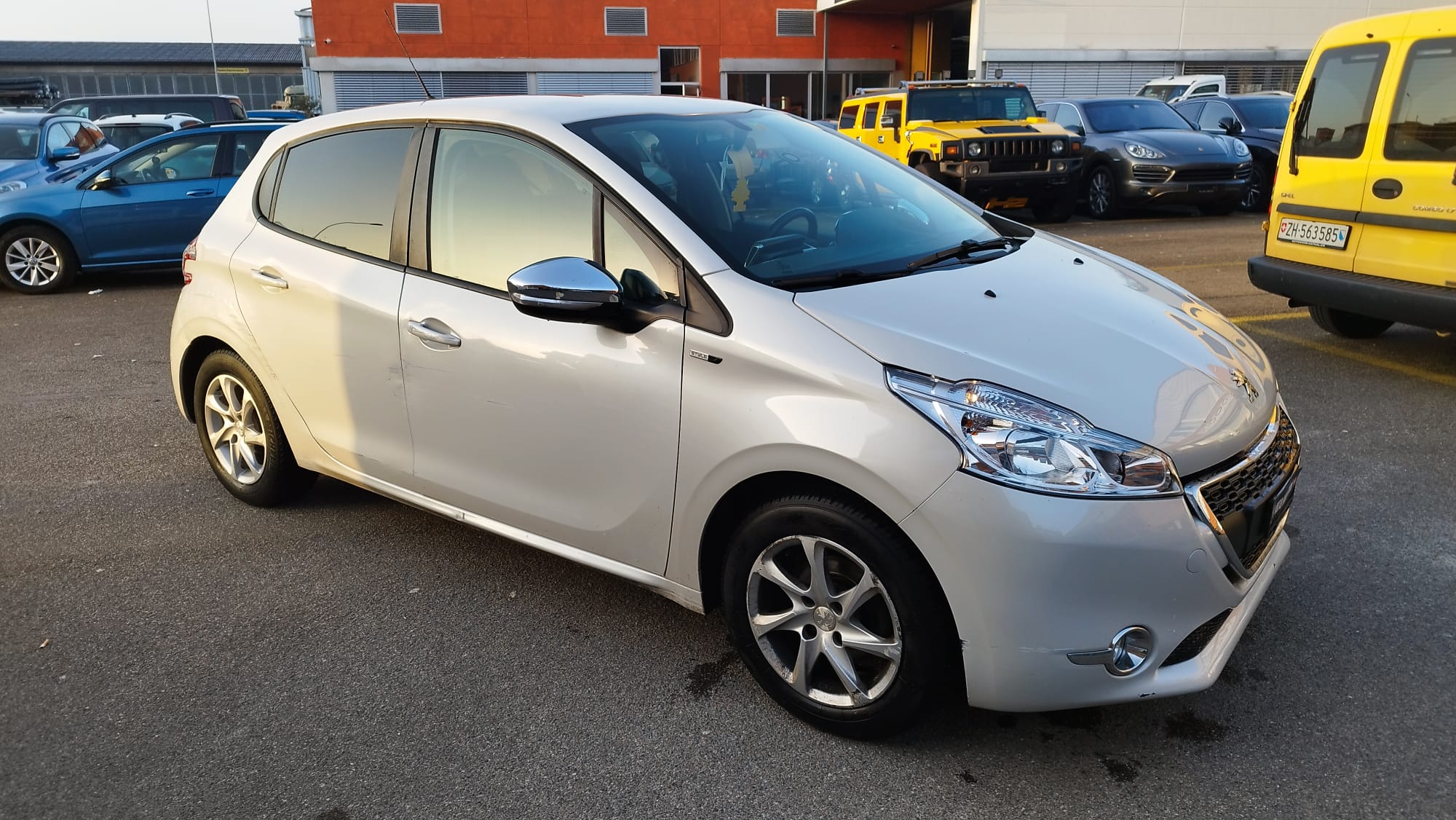 PEUGEOT 208 1.2 VTI Intuitive