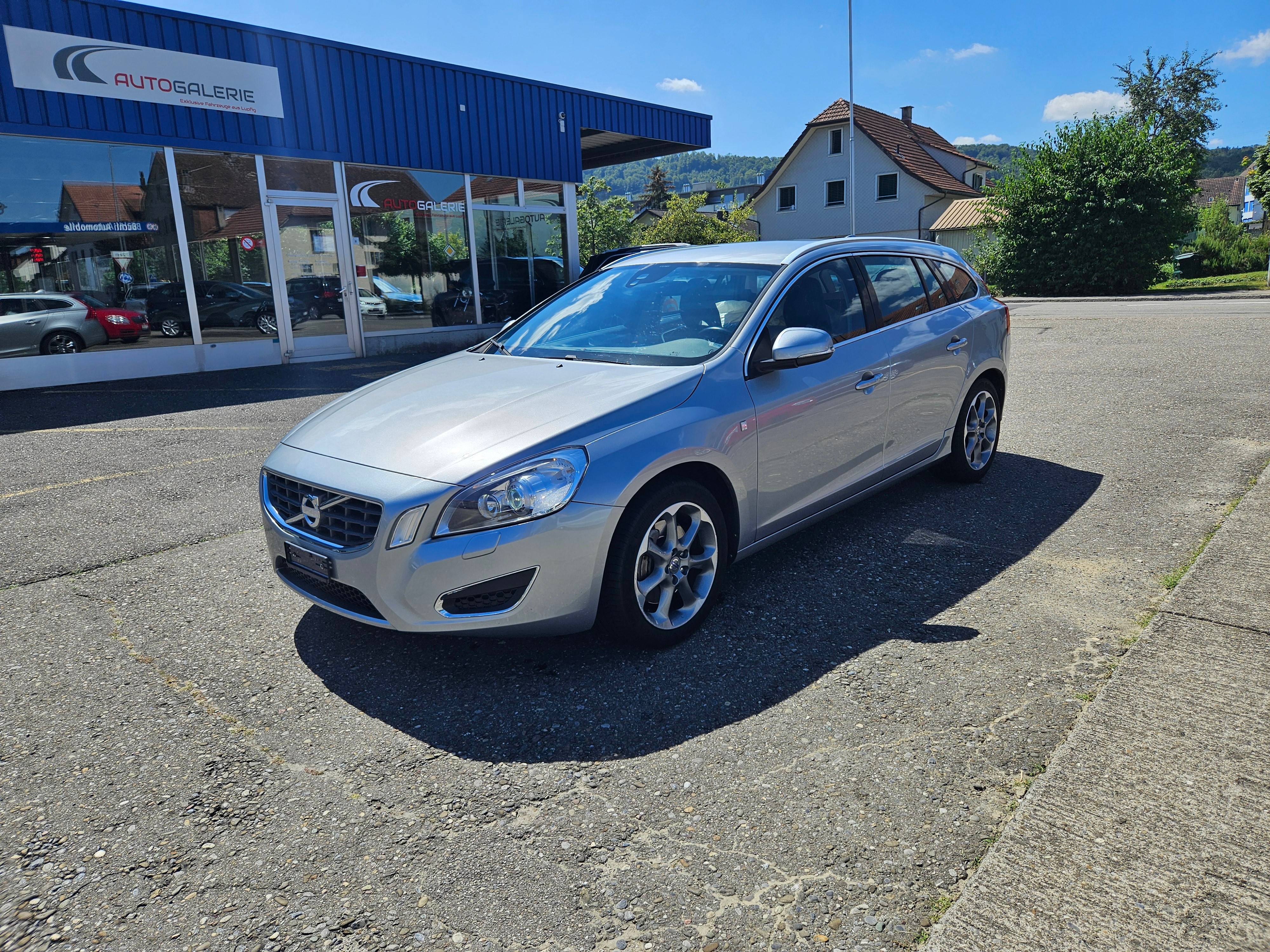 VOLVO V60 T5 OceanRace Powershift