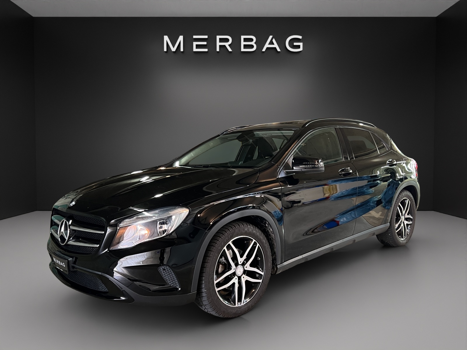 MERCEDES-BENZ GLA 200 Night Star