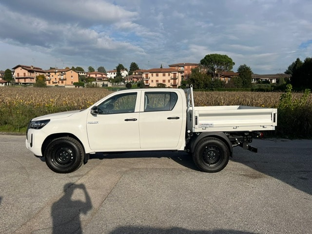 TOYOTA Hilux 2.4D-4D Comfort Double Cab 4x4 Ponte Fisso in Alluminio, Gancio Traino KG. 3500