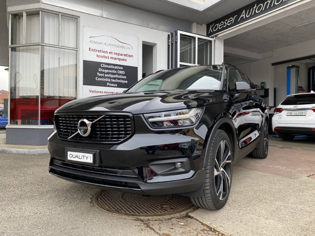 VOLVO XC40 2.0 T5 R-Design AWD