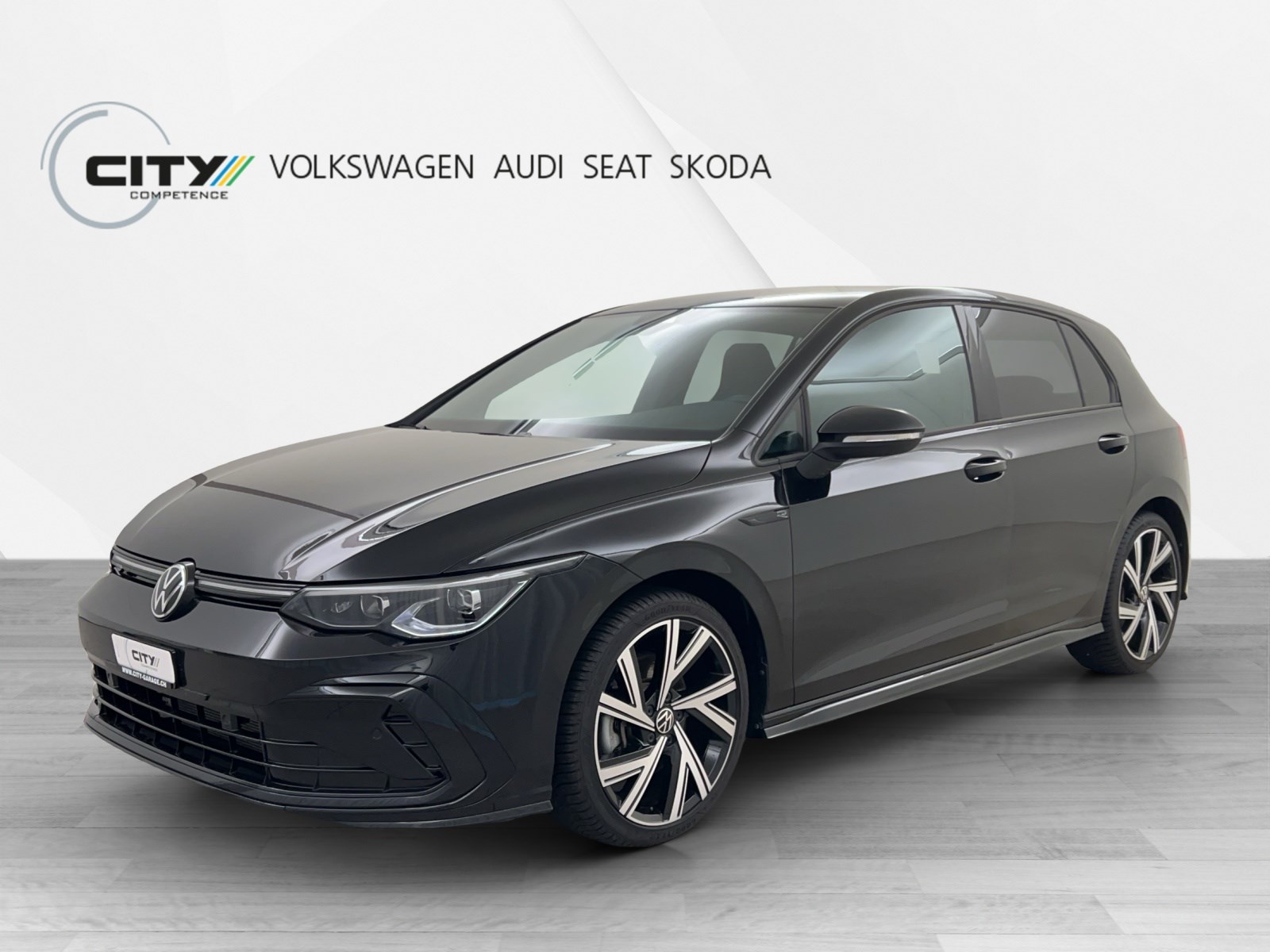 VW Golf 8 2.0 TSI R-Line DSG 4motion