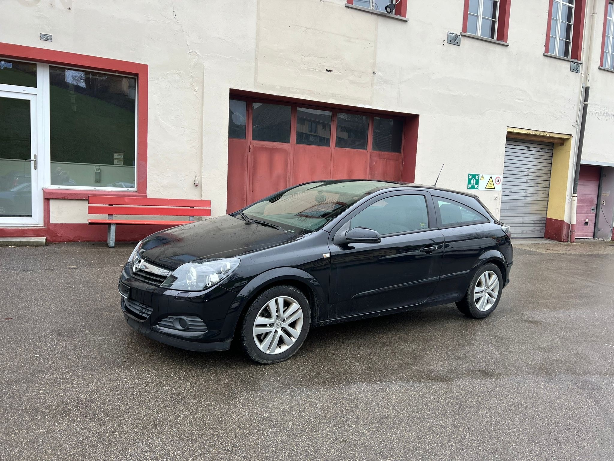 OPEL Astra GTC 2.0i 16V Turbo Sport