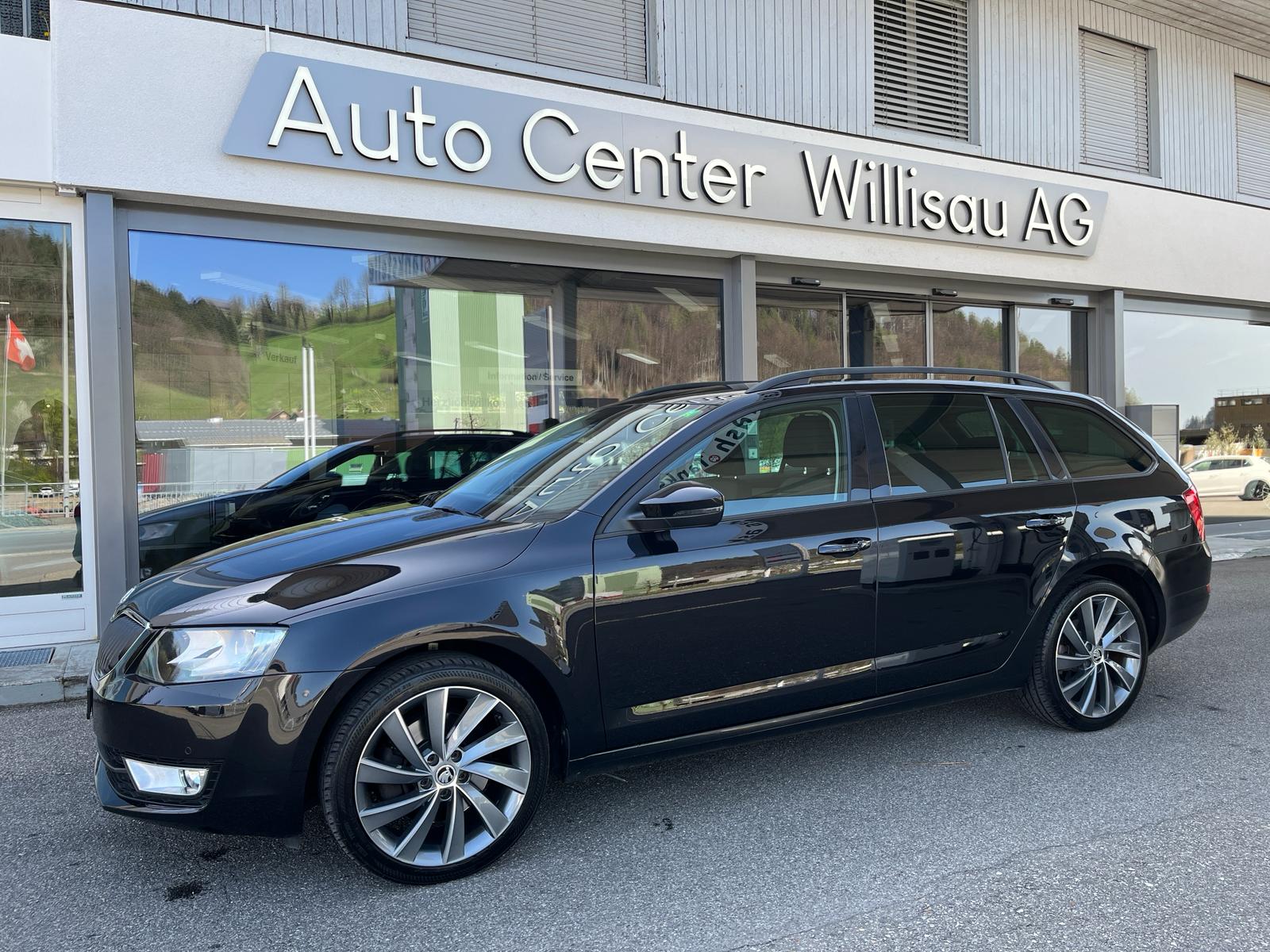 SKODA Octavia Combi 2.0 TDI Ambition 4x4 DSG