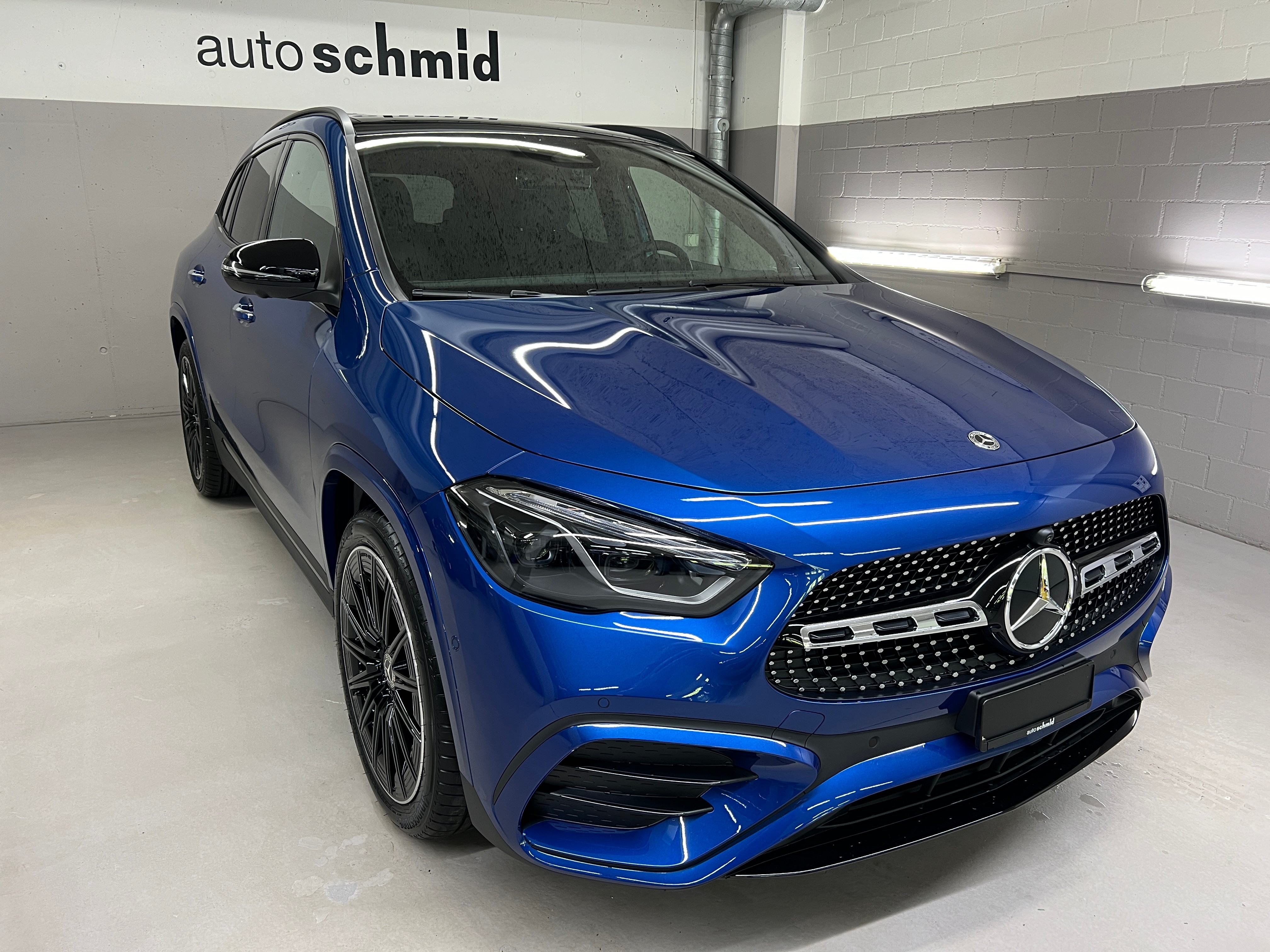 MERCEDES-BENZ GLA 250 4MATIC Swiss Star