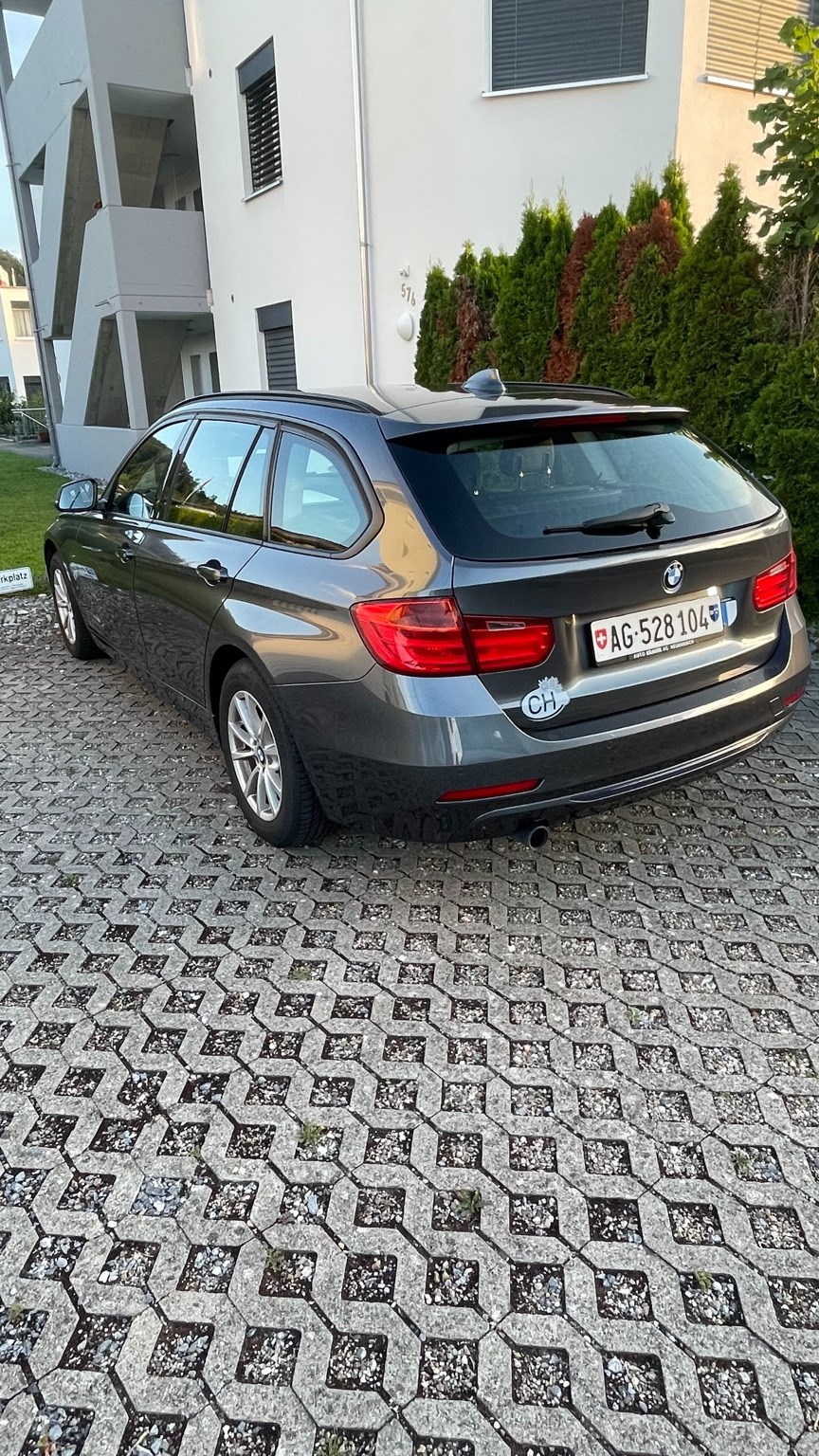 BMW 320d xDrive Touring Luxury Line Steptronic