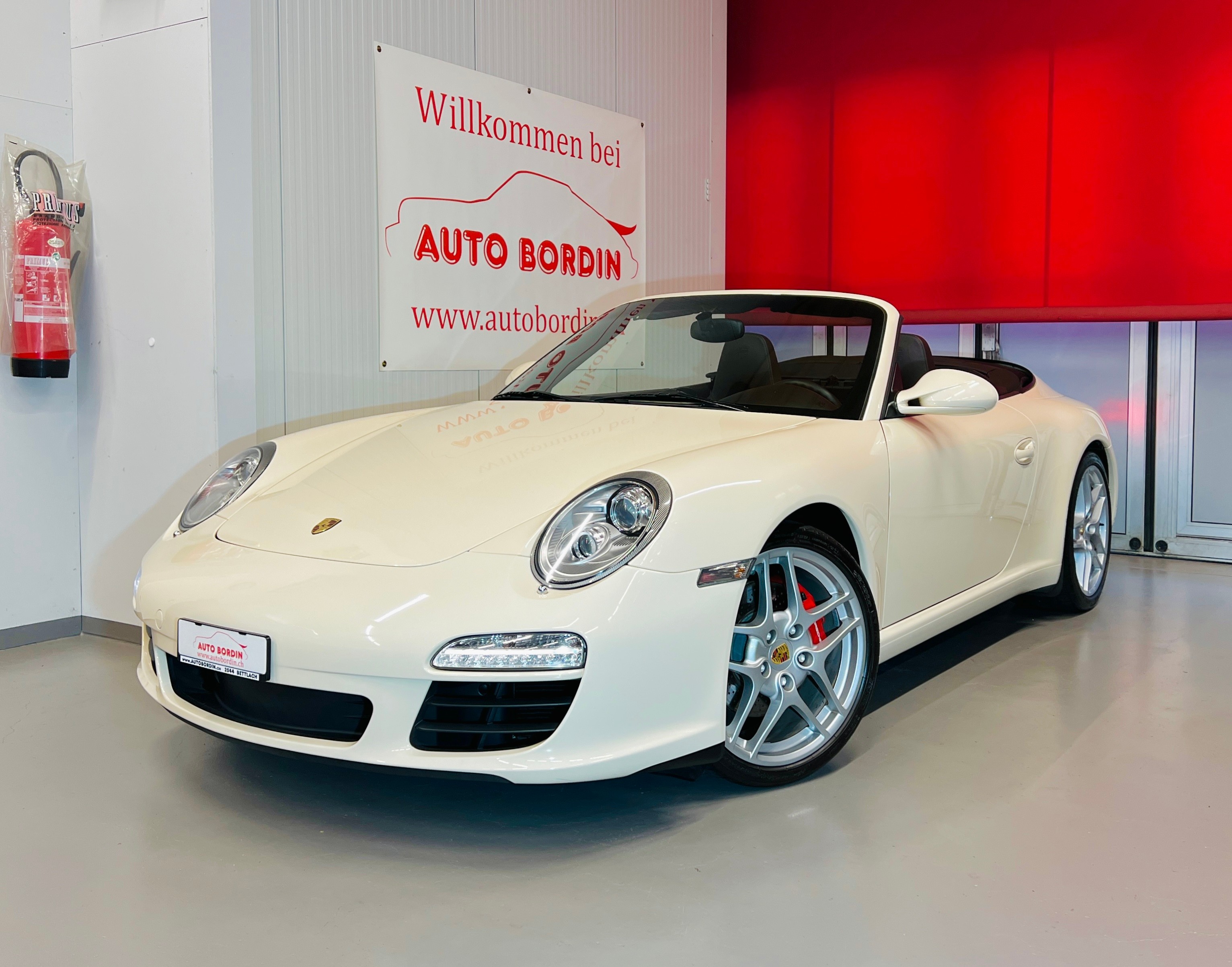 PORSCHE 911 Cabrio Carrera S 997.2 Handschalter „Cremeweiss“