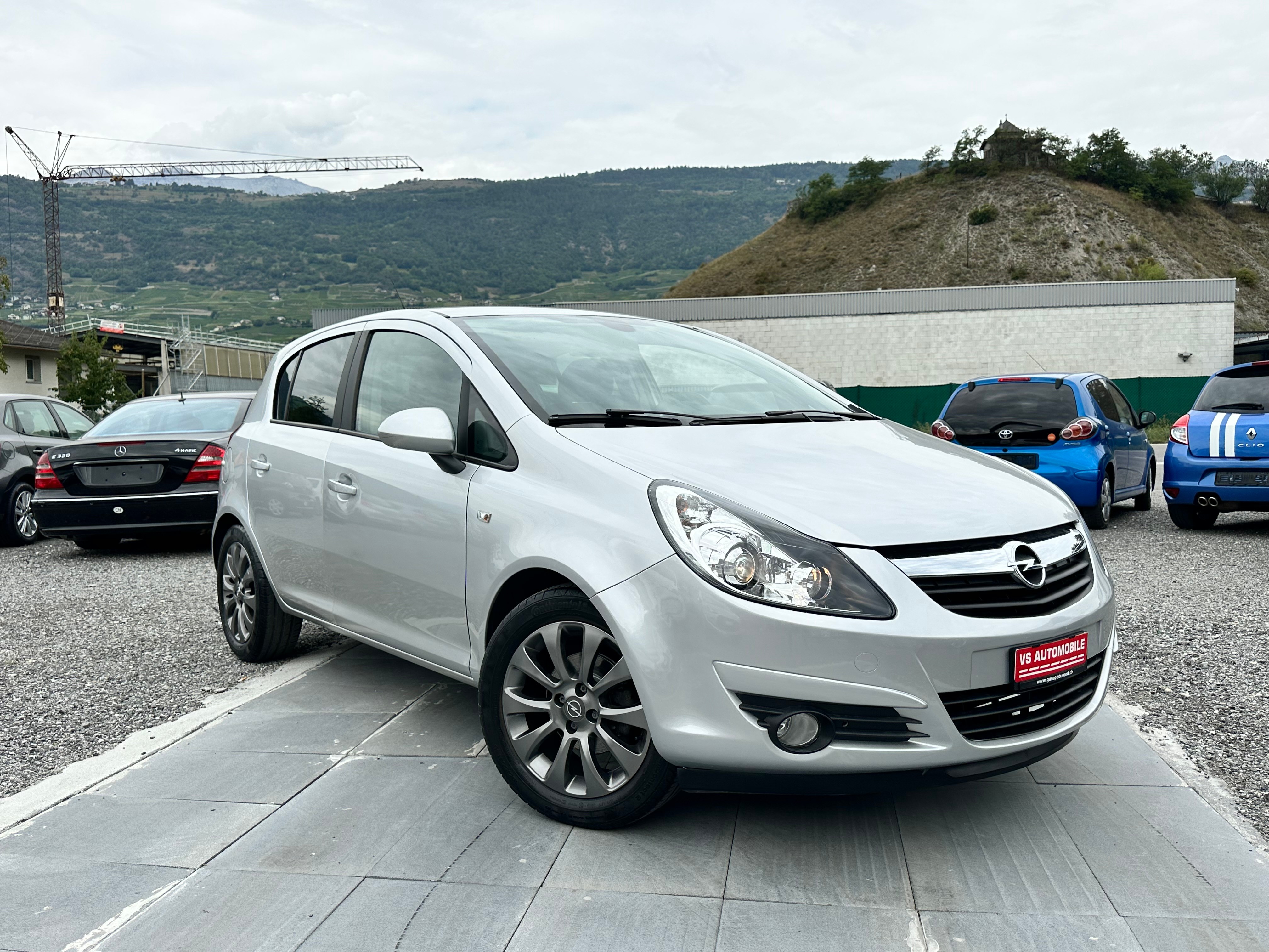 OPEL Corsa 1.4 TP Anniversary Automatic