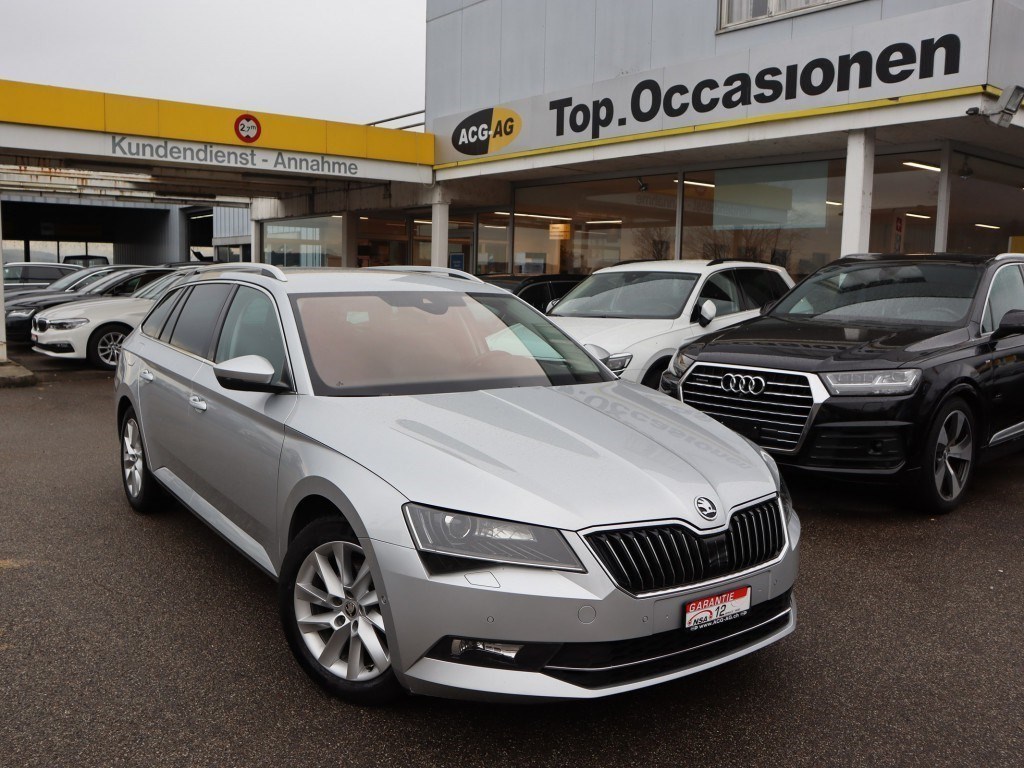 SKODA Superb Combi 2.0 TDi Style 4x4 DSG ** Voll-Leder Ausstattung ** Navi mit RF-kamera ** AHK **