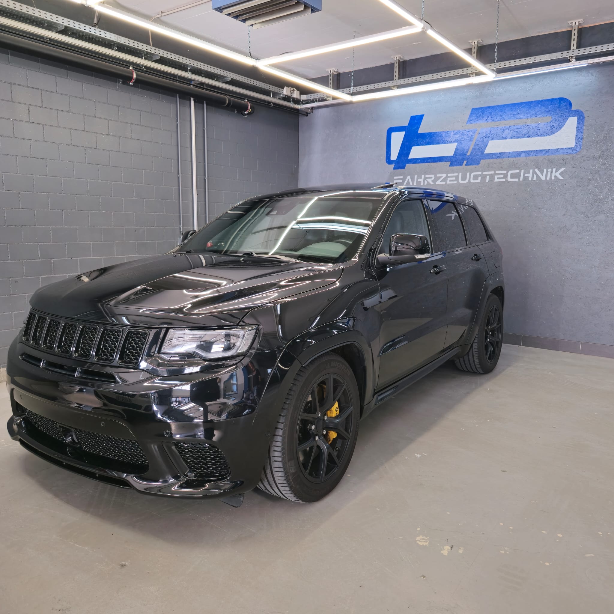 JEEP Grand Cherokee 6.2 V8 HEMI Trackhawk Automatic