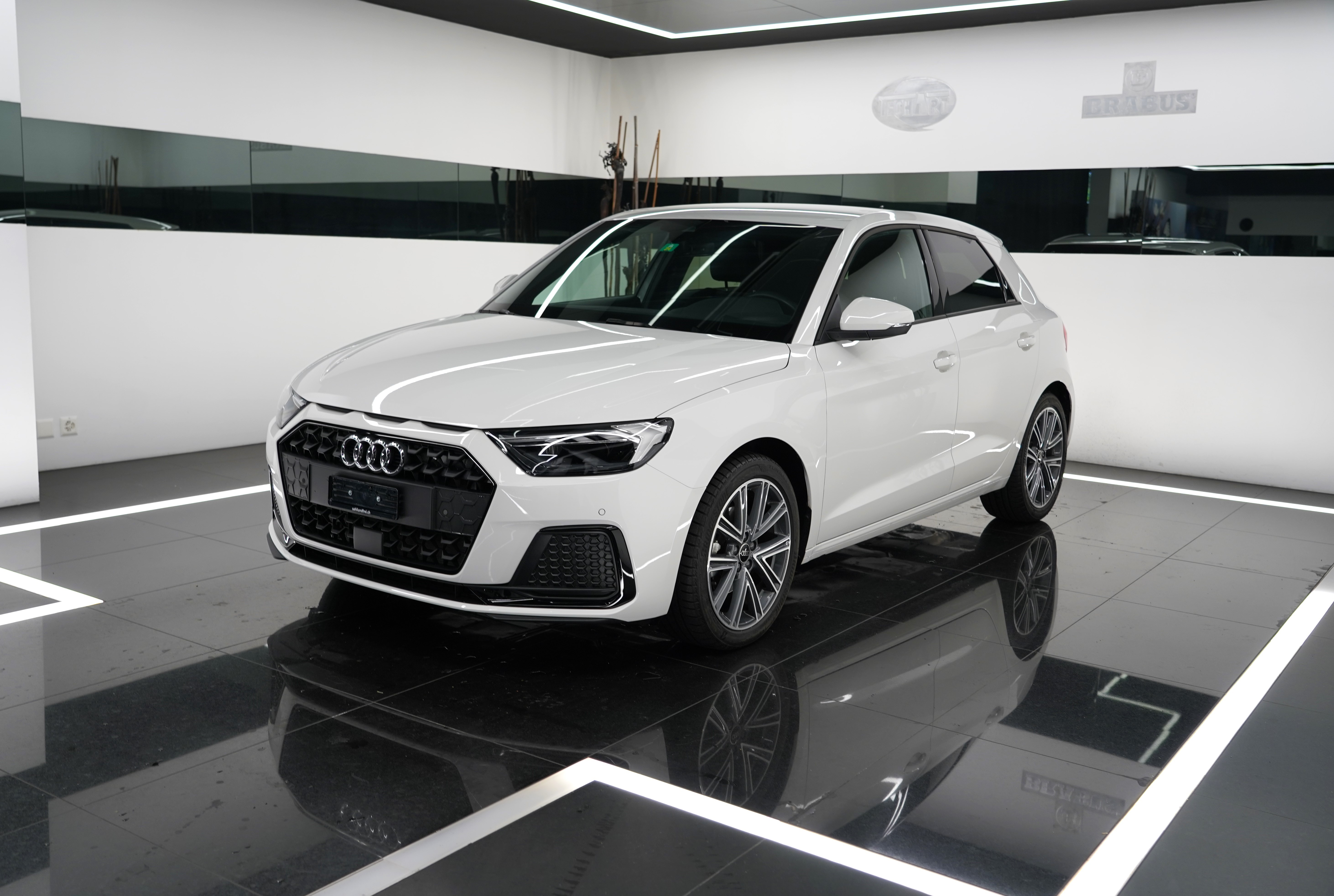 AUDI A1 30 TFSI adv Attraction