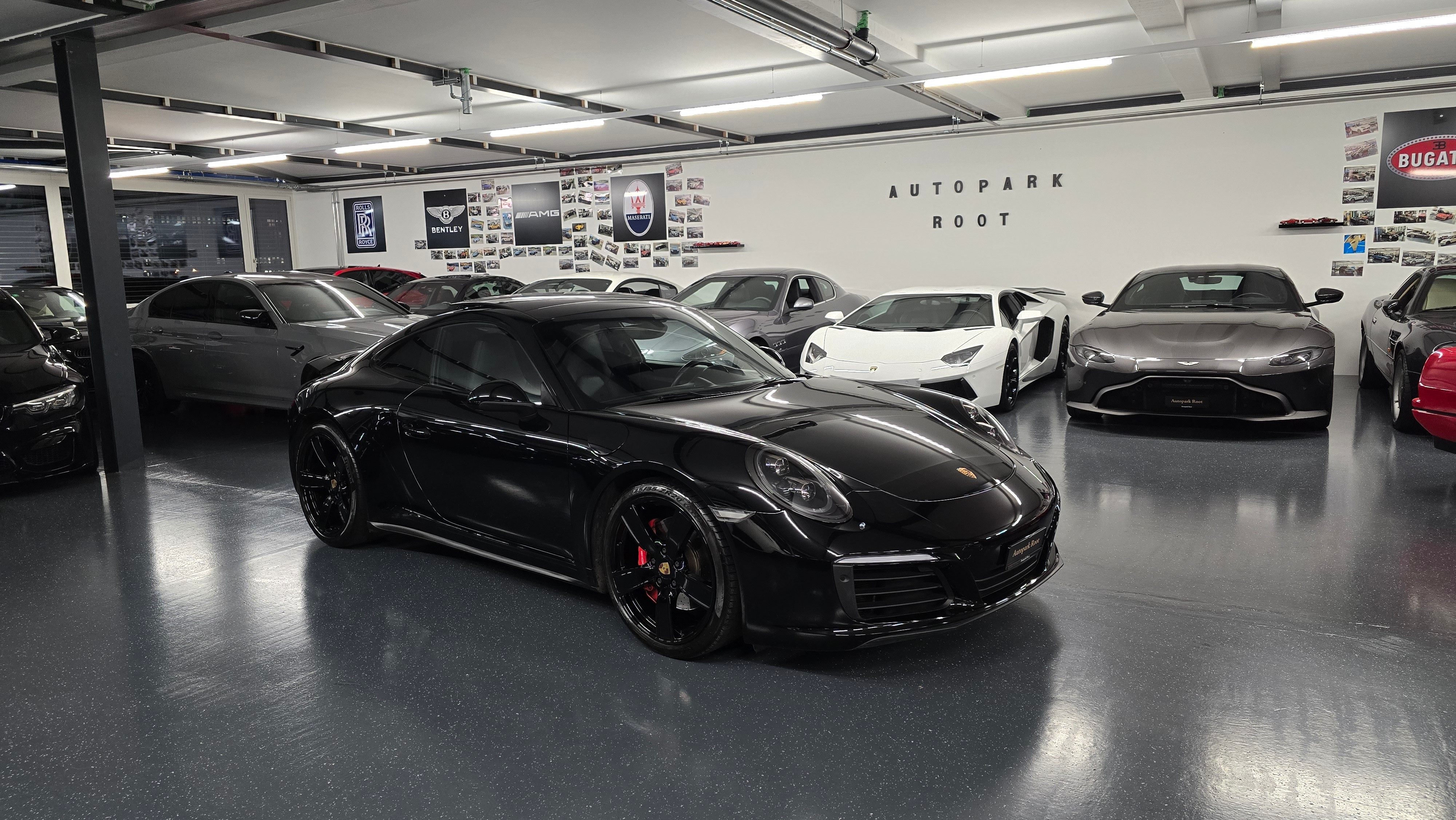 PORSCHE 911 Carrera 4S PDK Black Edition