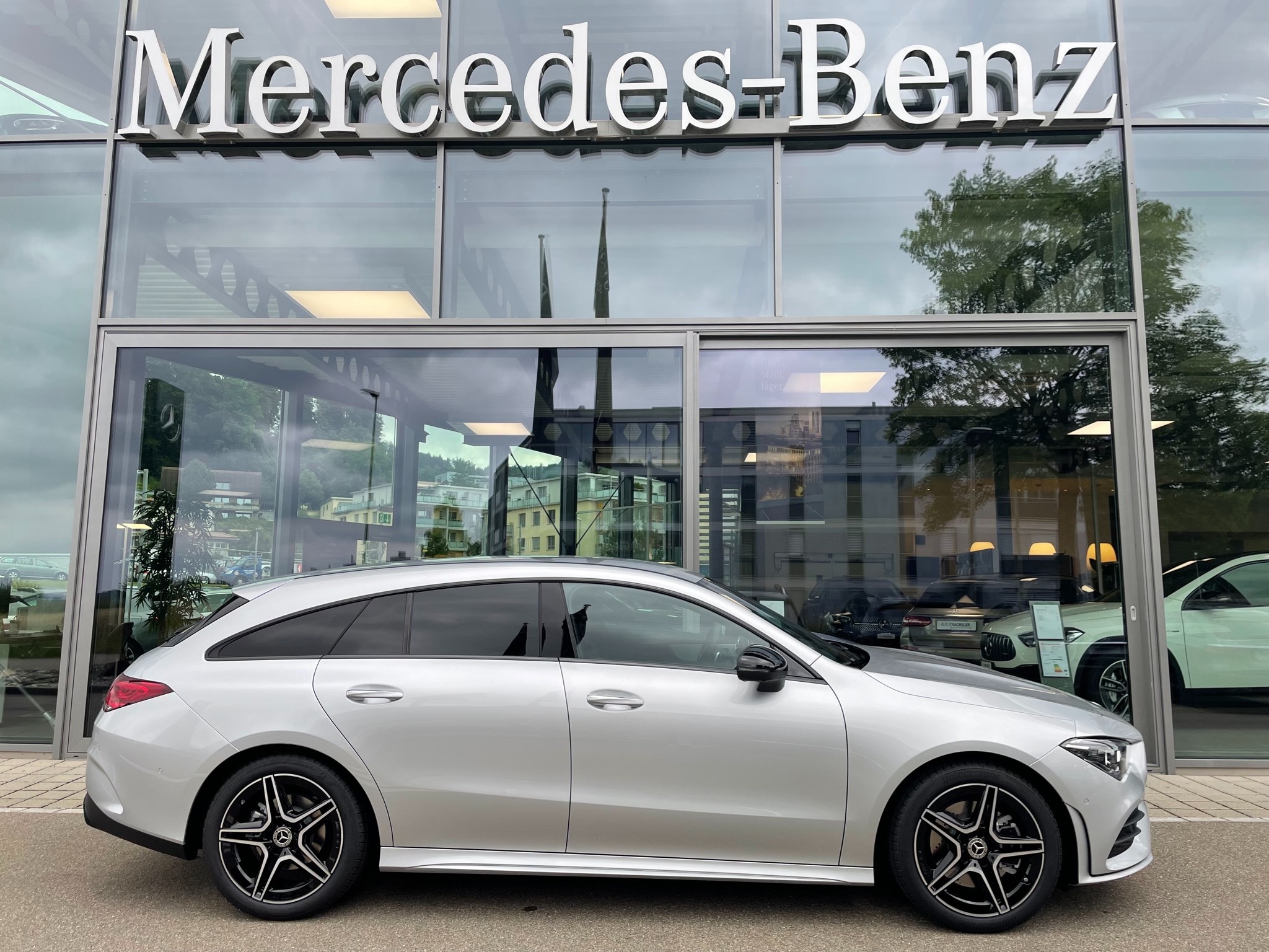 MERCEDES-BENZ CLA Shooting Brake 200 d 4Matic AMG Line