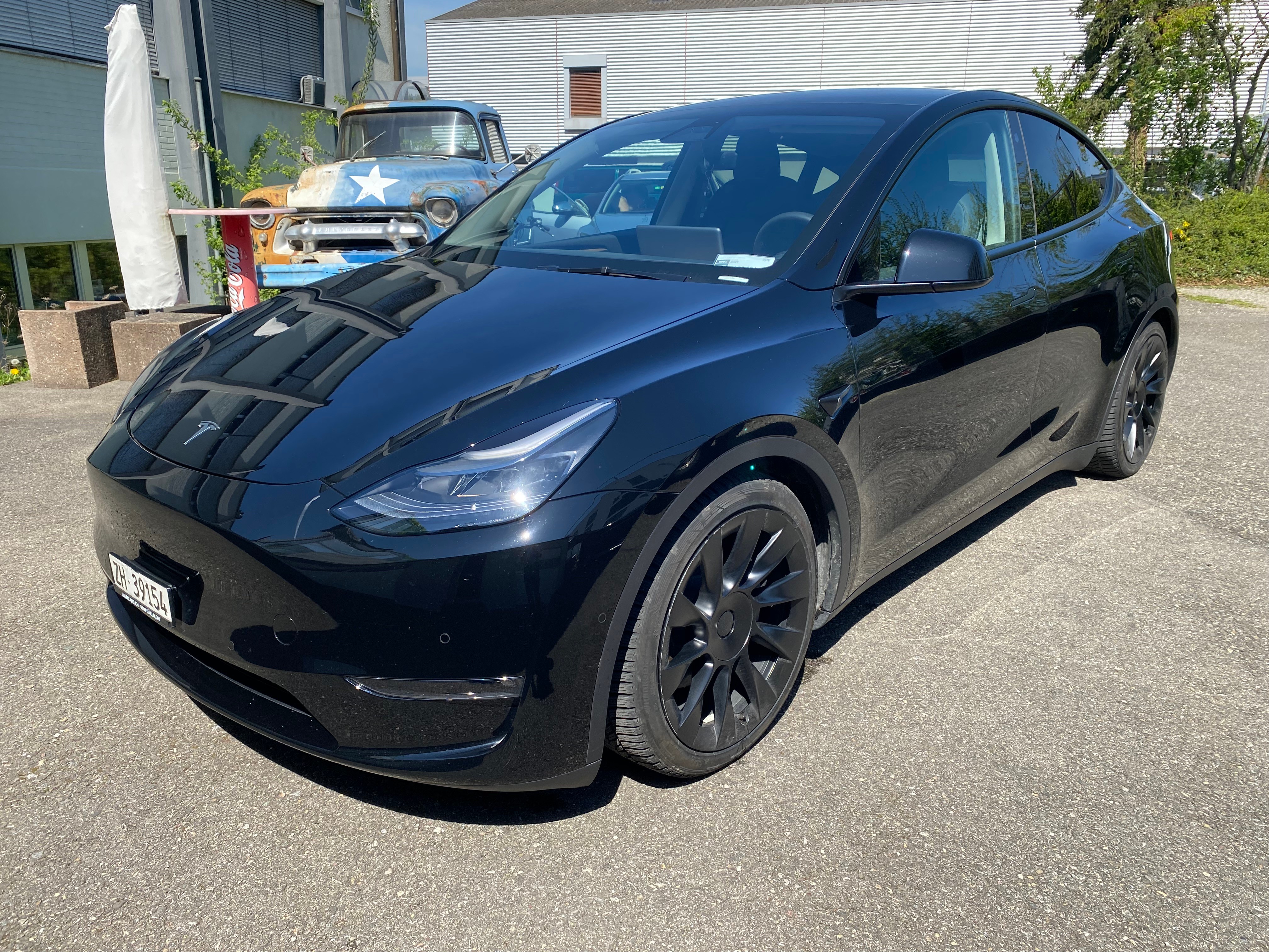 TESLA Model Y Long Range