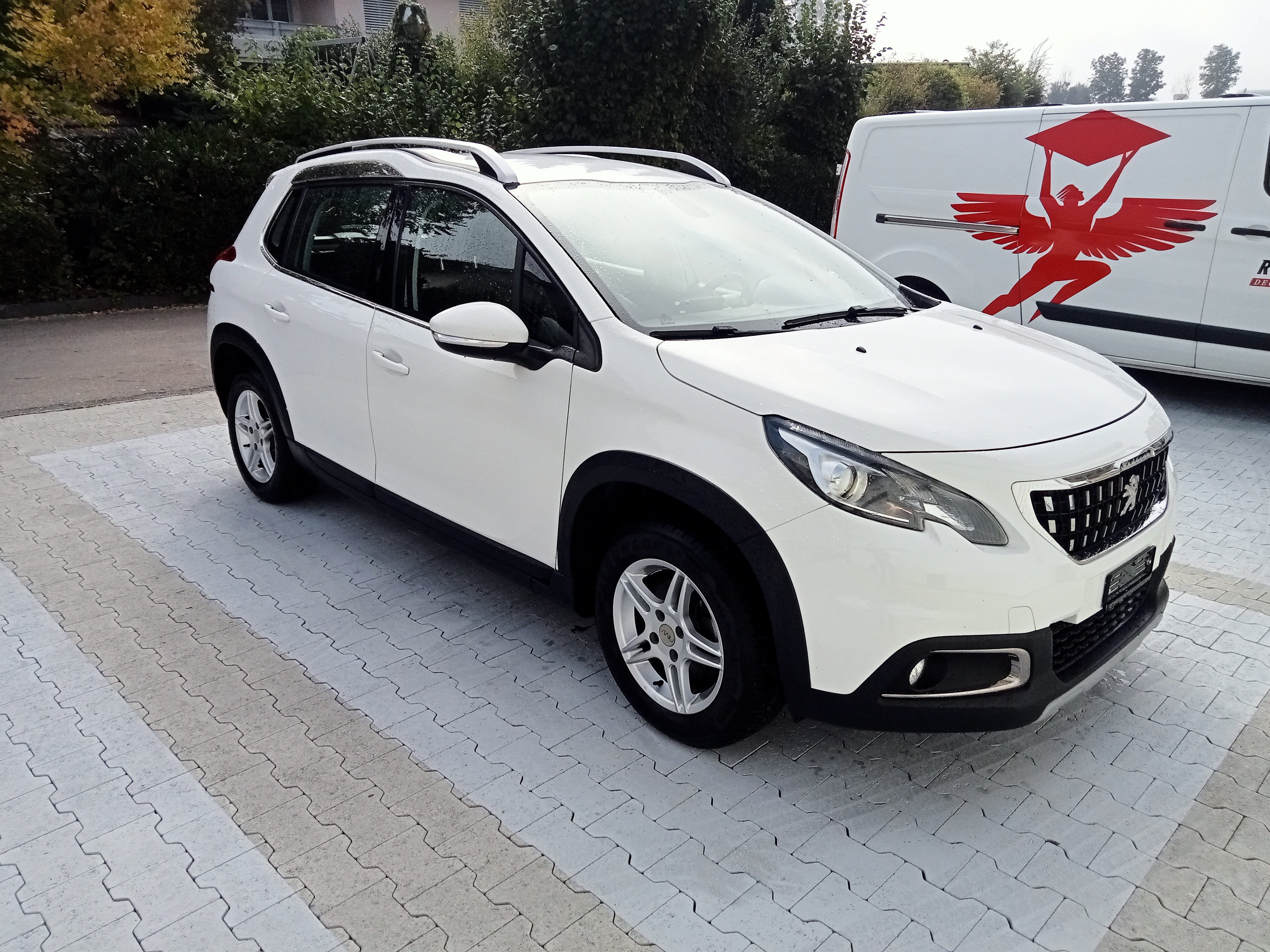 PEUGEOT 2008 1.5 BlueHDi Allure EAT, mit frisch MFK und grosse service