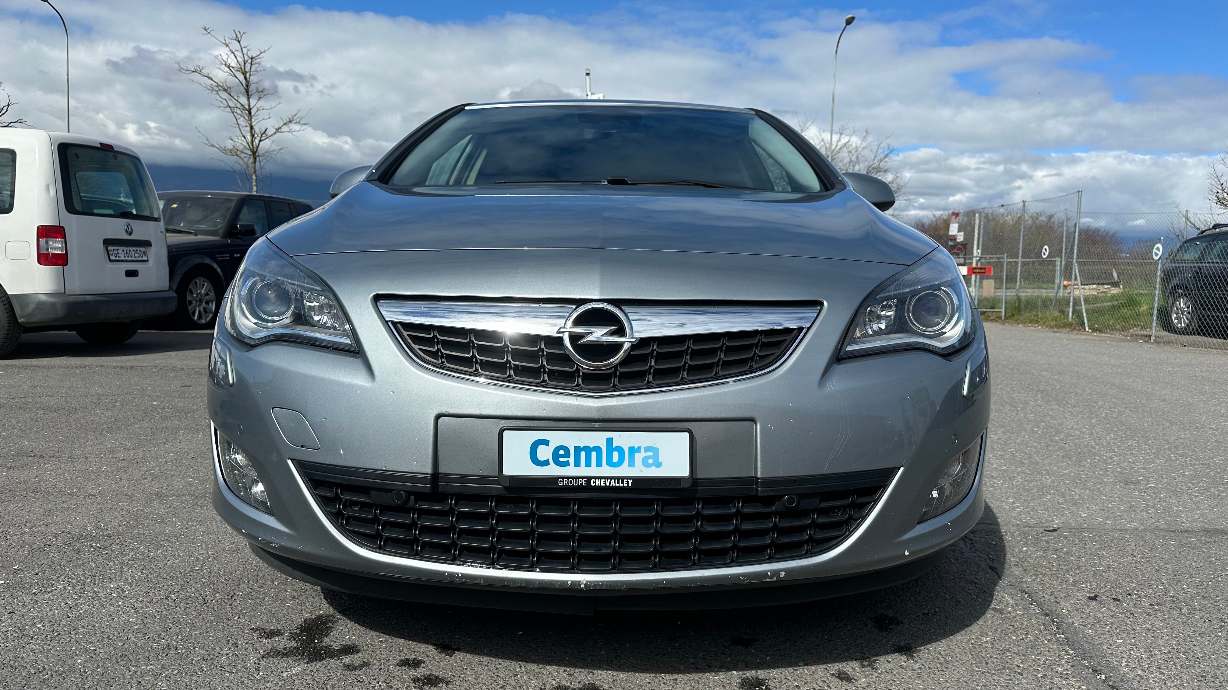 OPEL Astra 1.4i 16V Turbo Cosmo