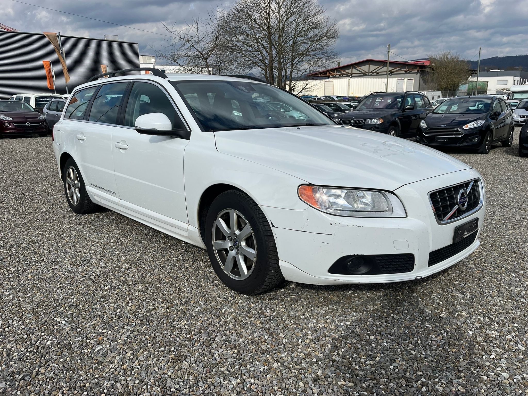 VOLVO V70 D2 Kinetic Powershift