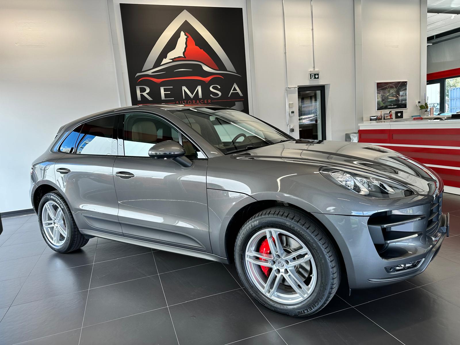 PORSCHE Macan Turbo PDK