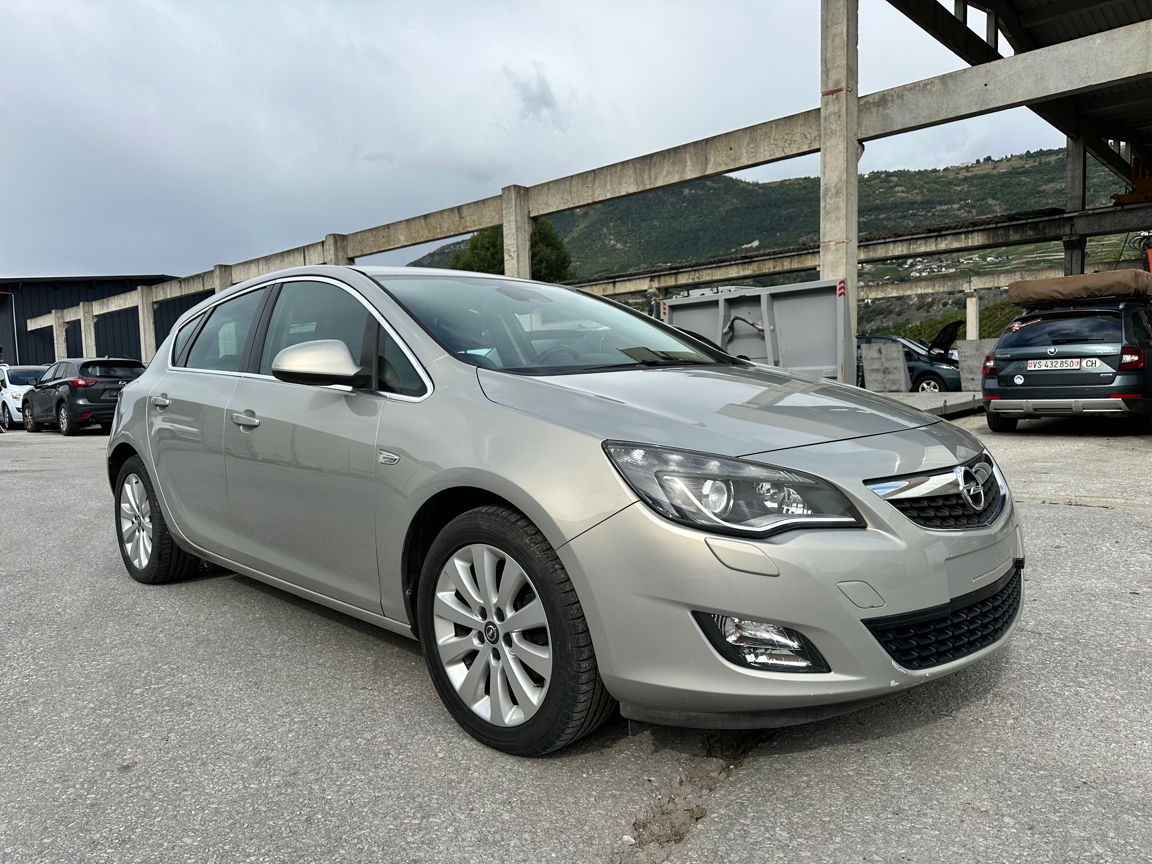 OPEL Astra 1.6i 16V Turbo Sport Automatic