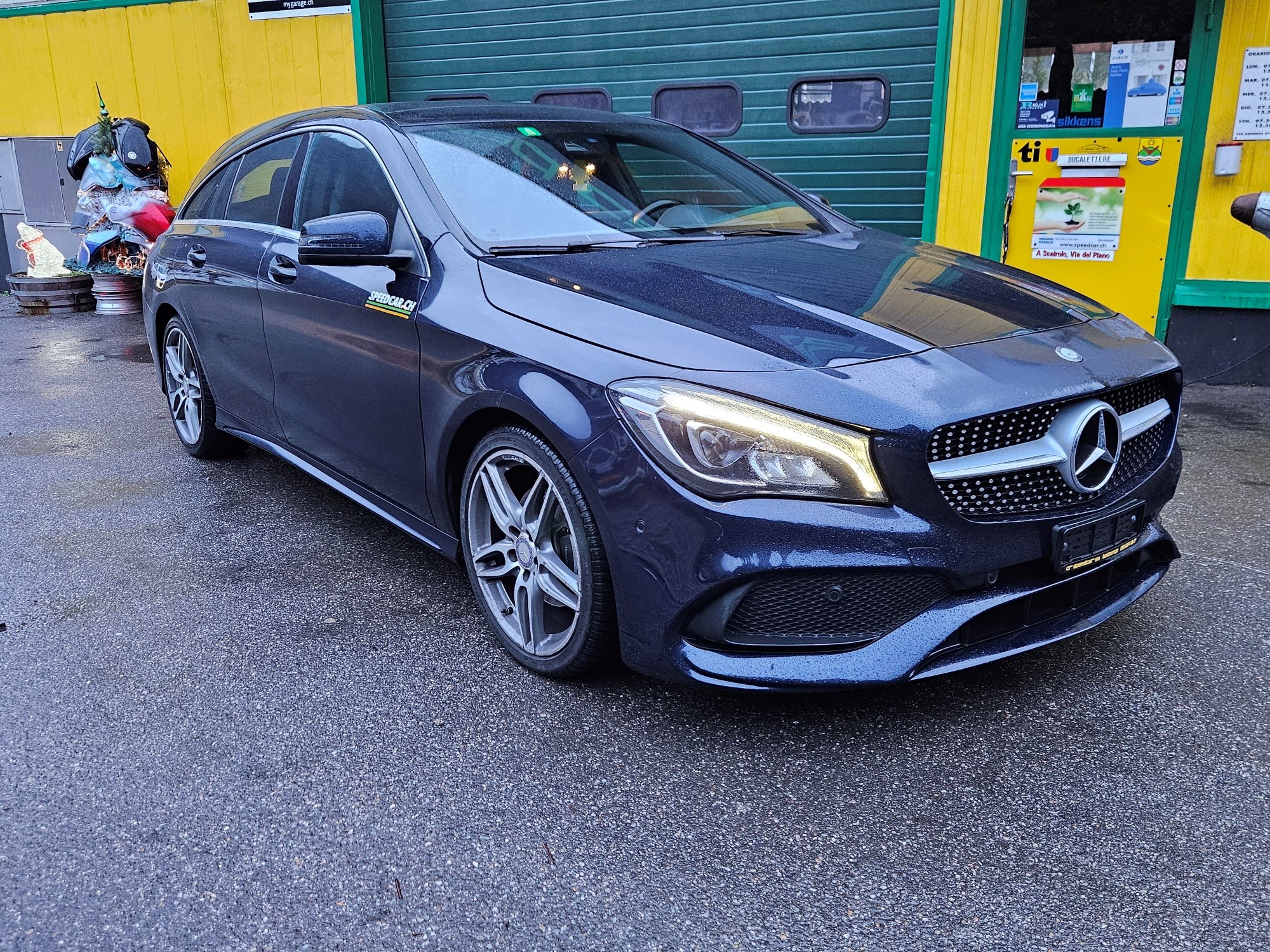 MERCEDES-BENZ CLA Shooting Brake 200 d AMG Line 4Matic 7G-DCT