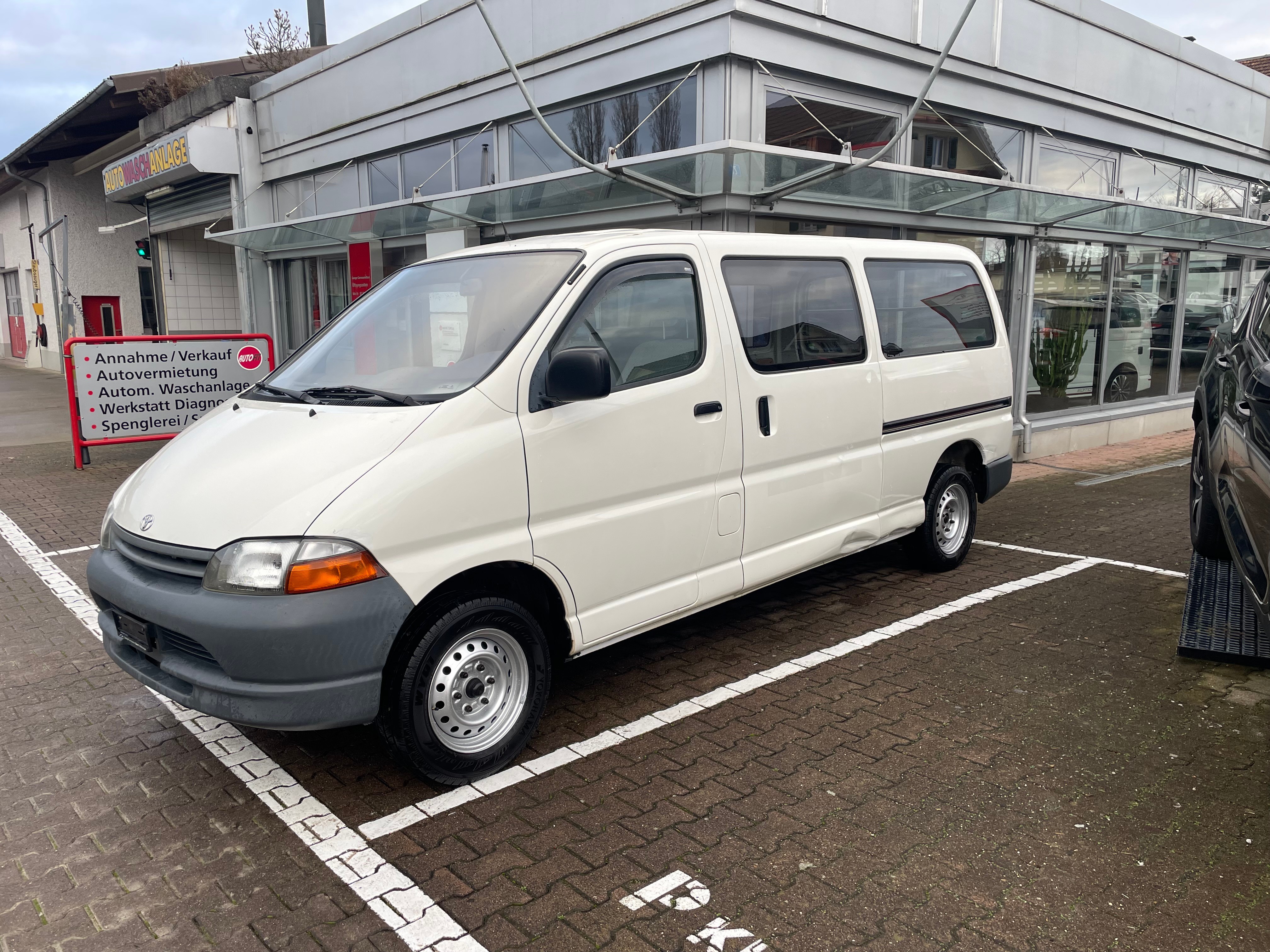 TOYOTA Hiace 2.7 Kombi LWB