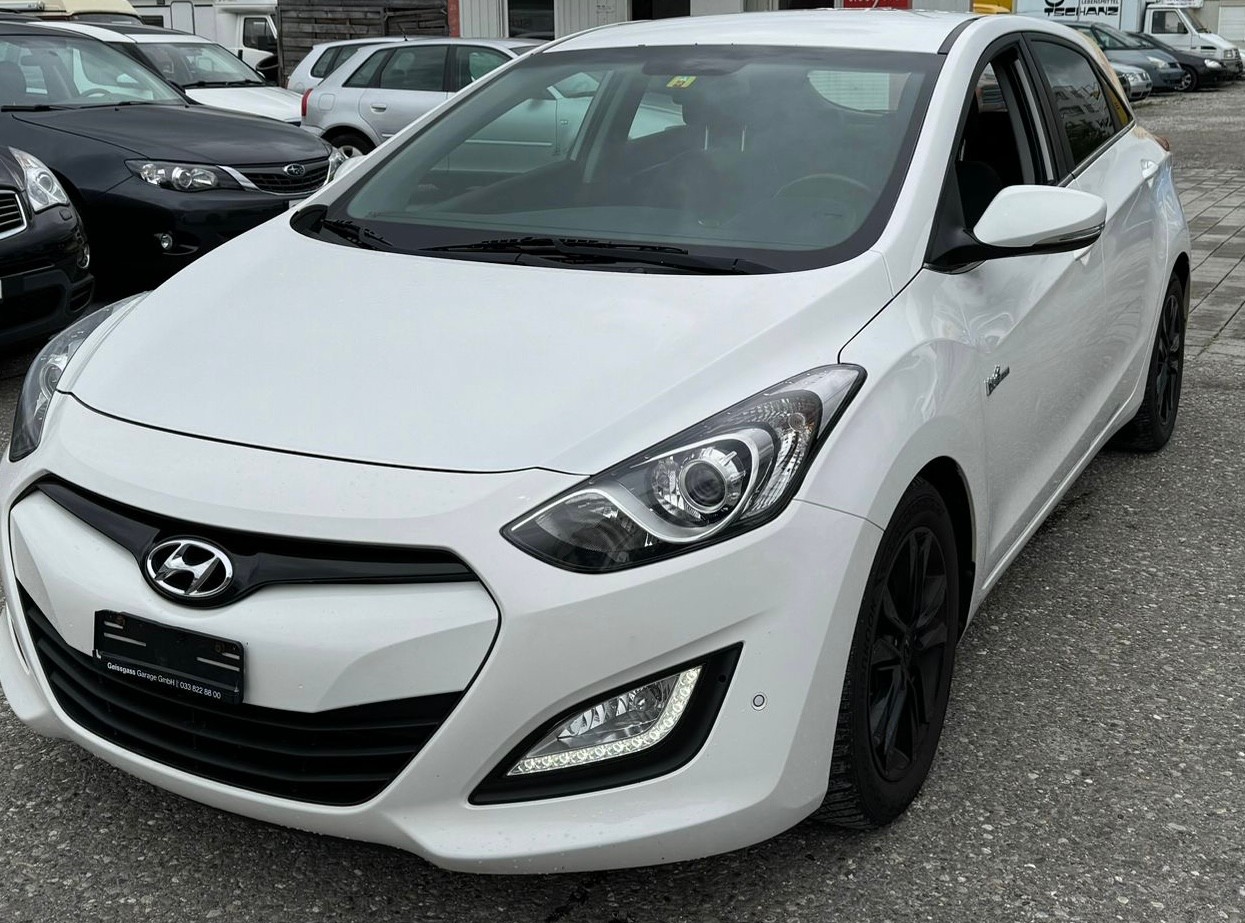 HYUNDAI i30 1.6 CRDi Style (Limousine Diesel BO5)