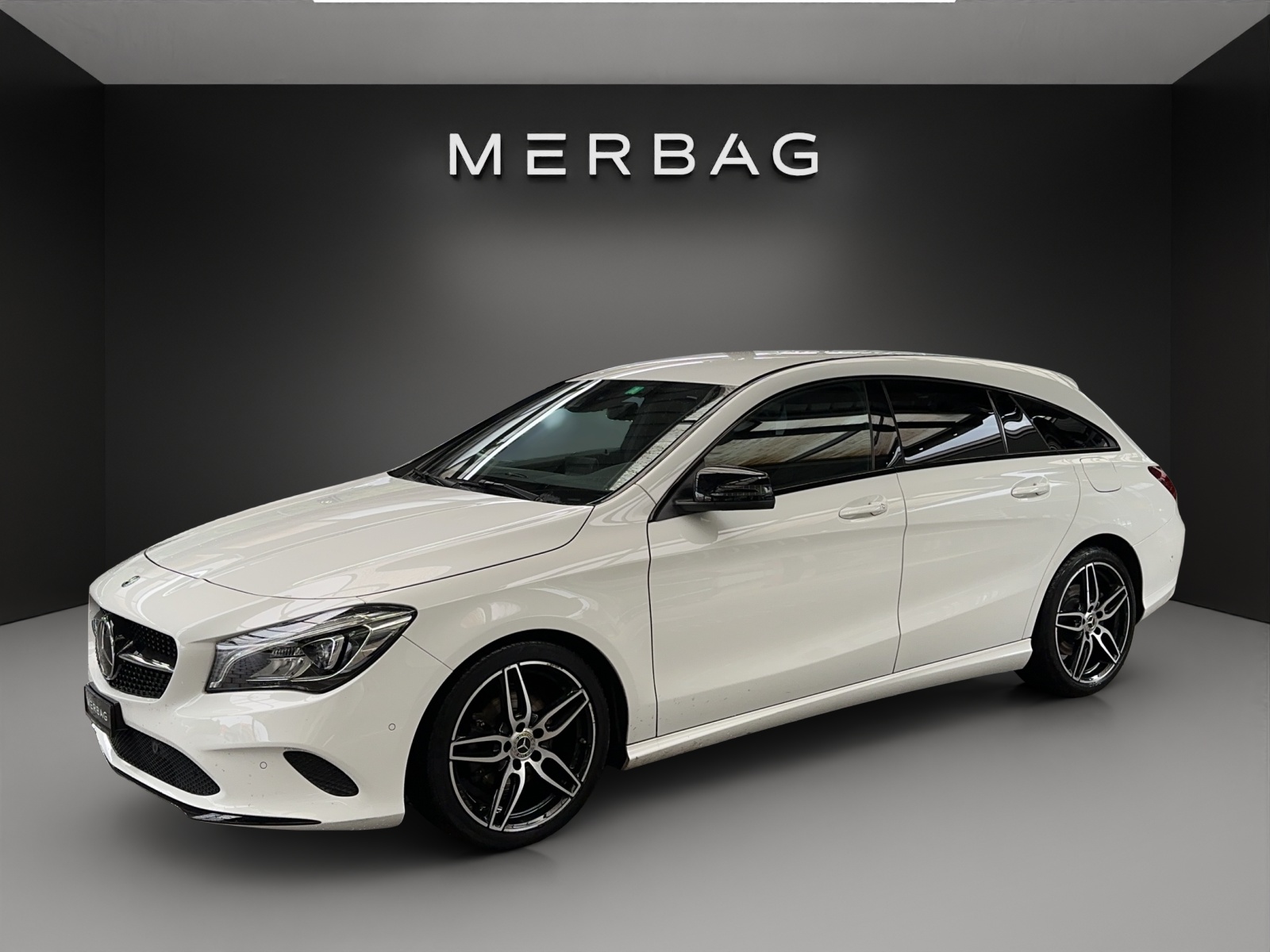 MERCEDES-BENZ CLA 200 Night Star