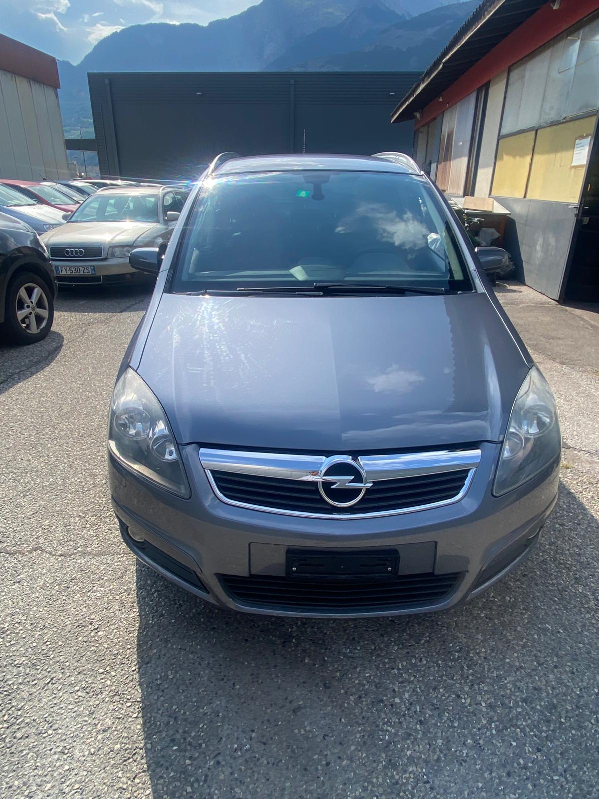 OPEL Zafira 2.2i 16V Enjoy