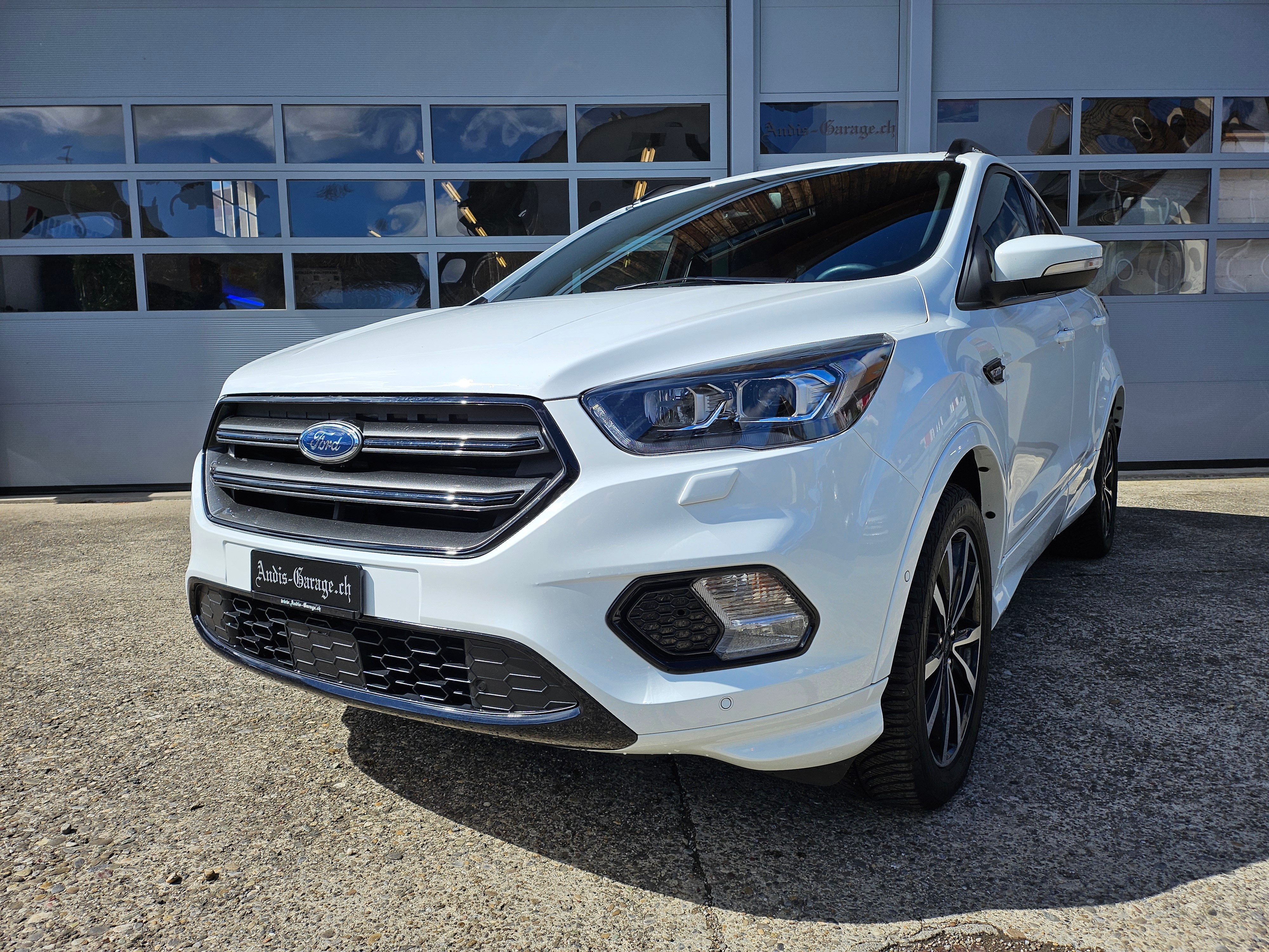 FORD Kuga 2.0 TDCi ST Line High 4WD PowerShift