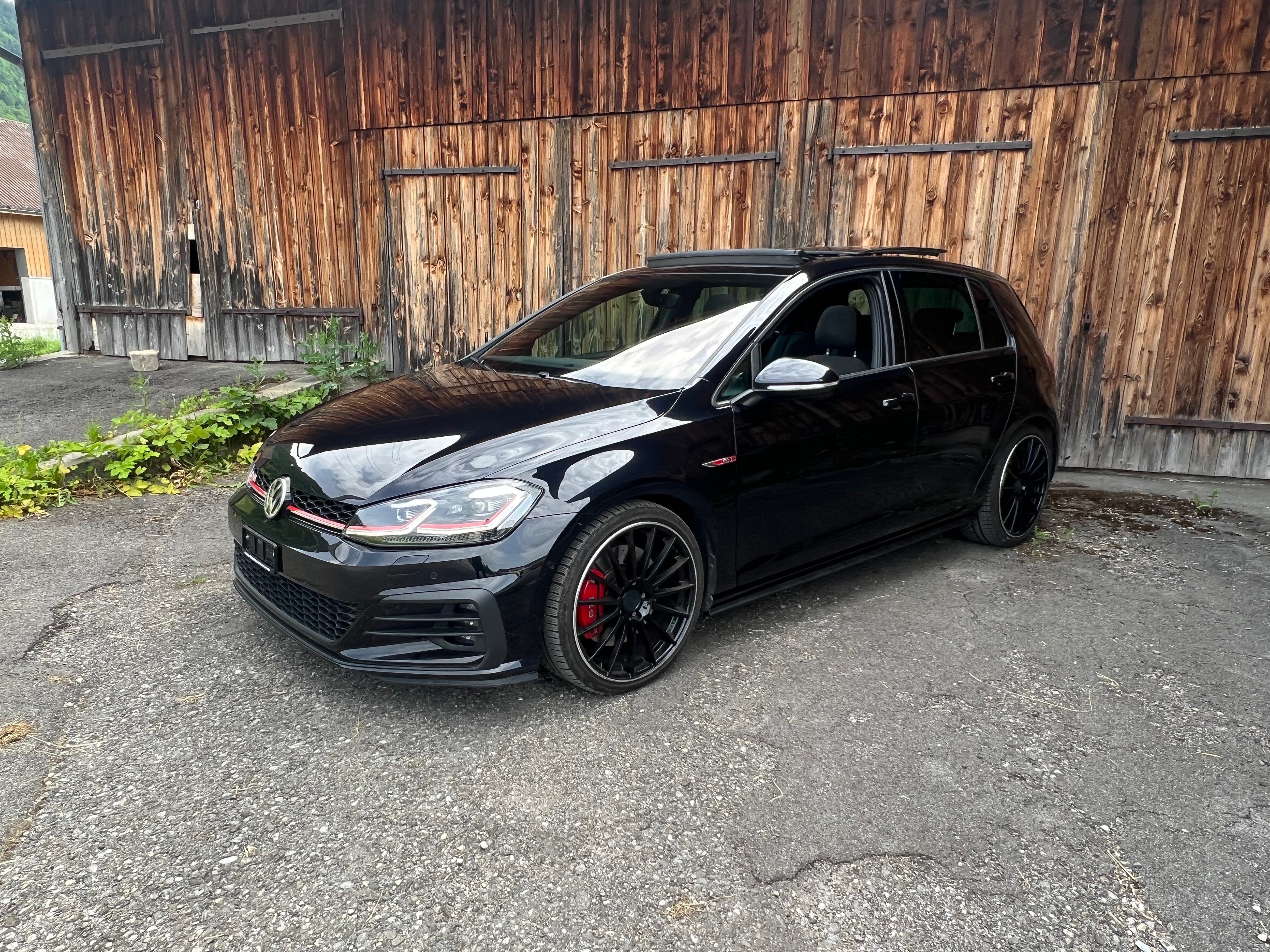 VW Golf 2.0 TSI GTI Performance