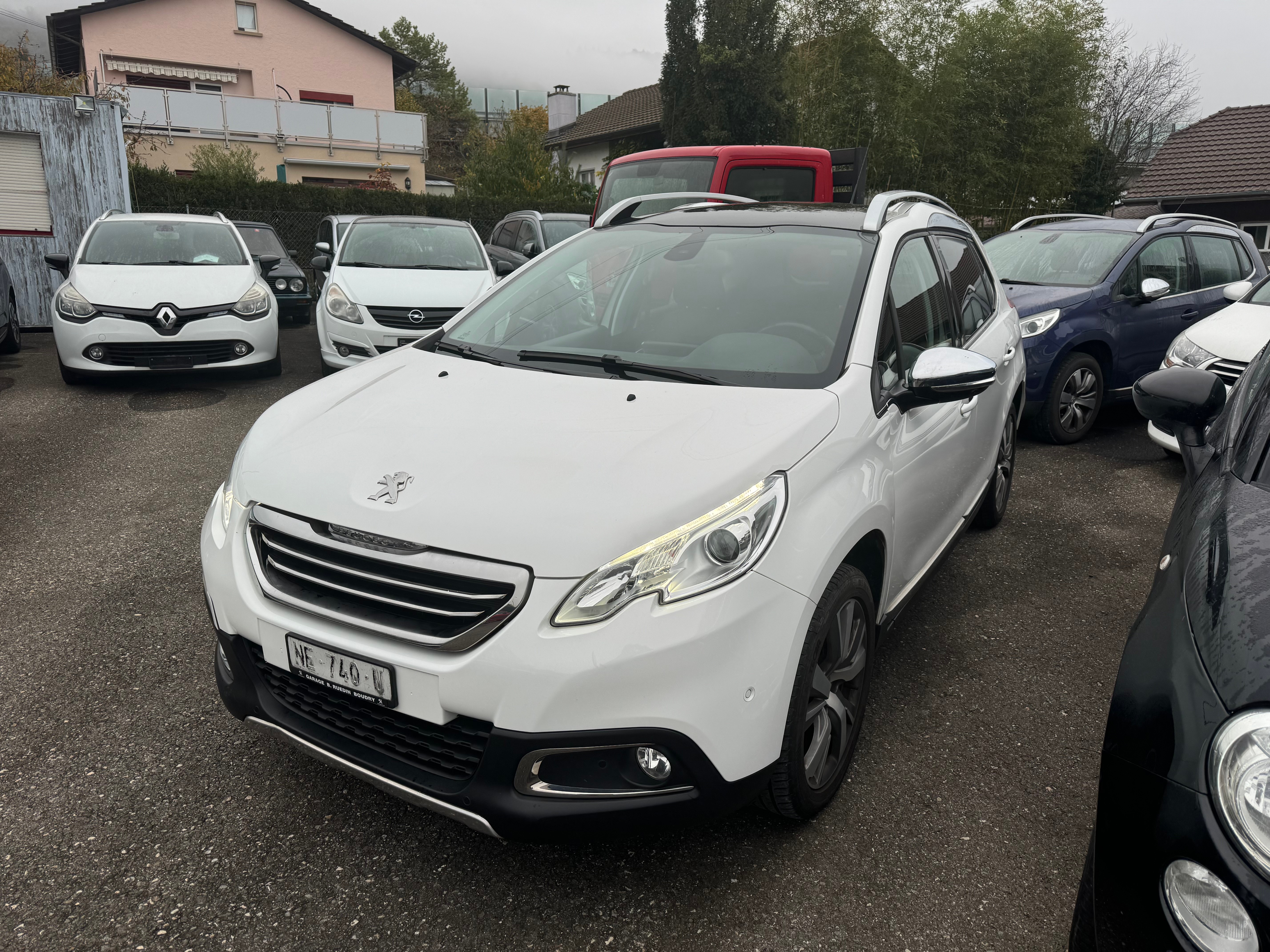 PEUGEOT 2008 1.2 PureTech Allure