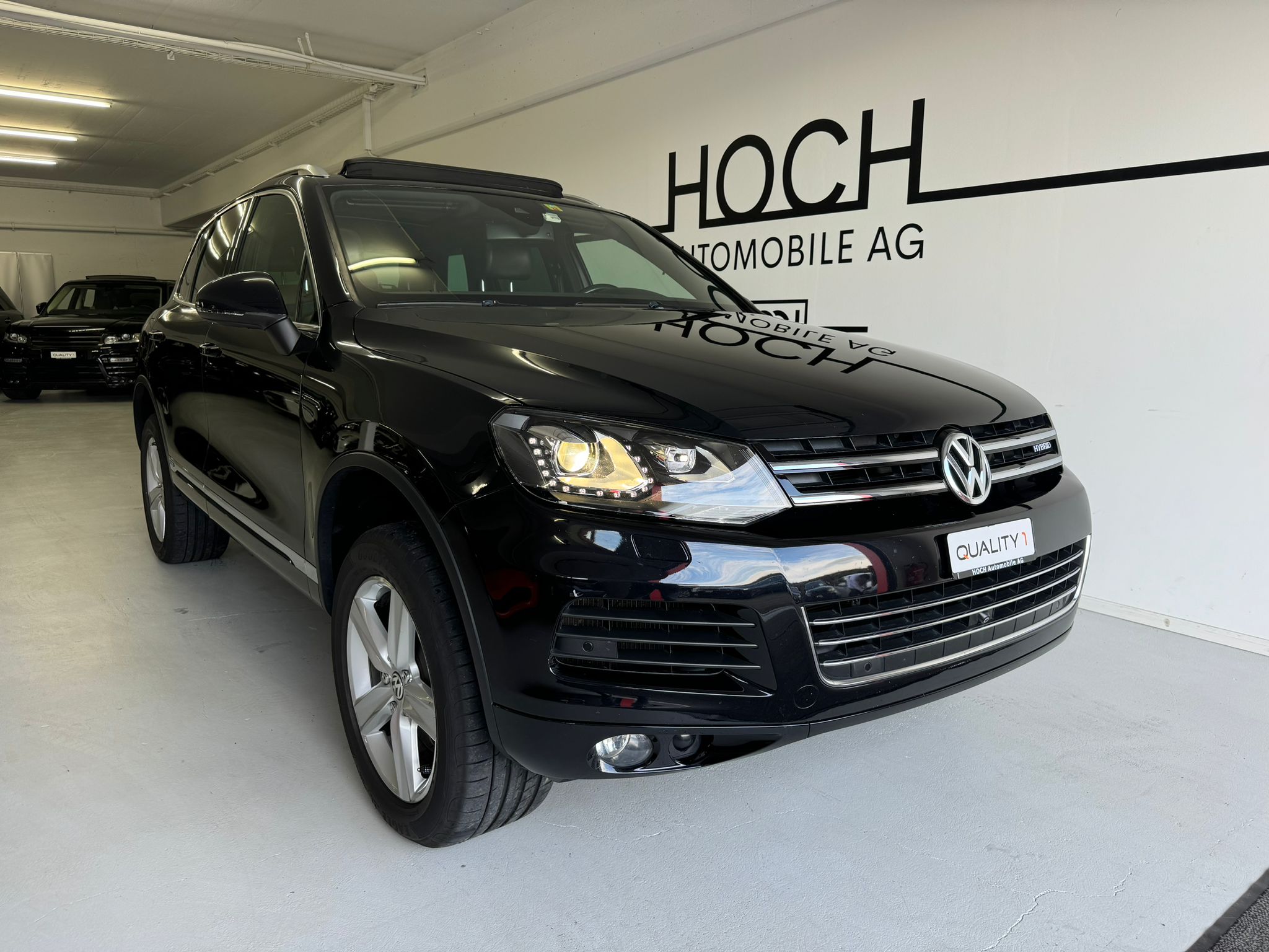 VW Touareg 3.0 TSI Hybrid Black Pearl Tiptronic