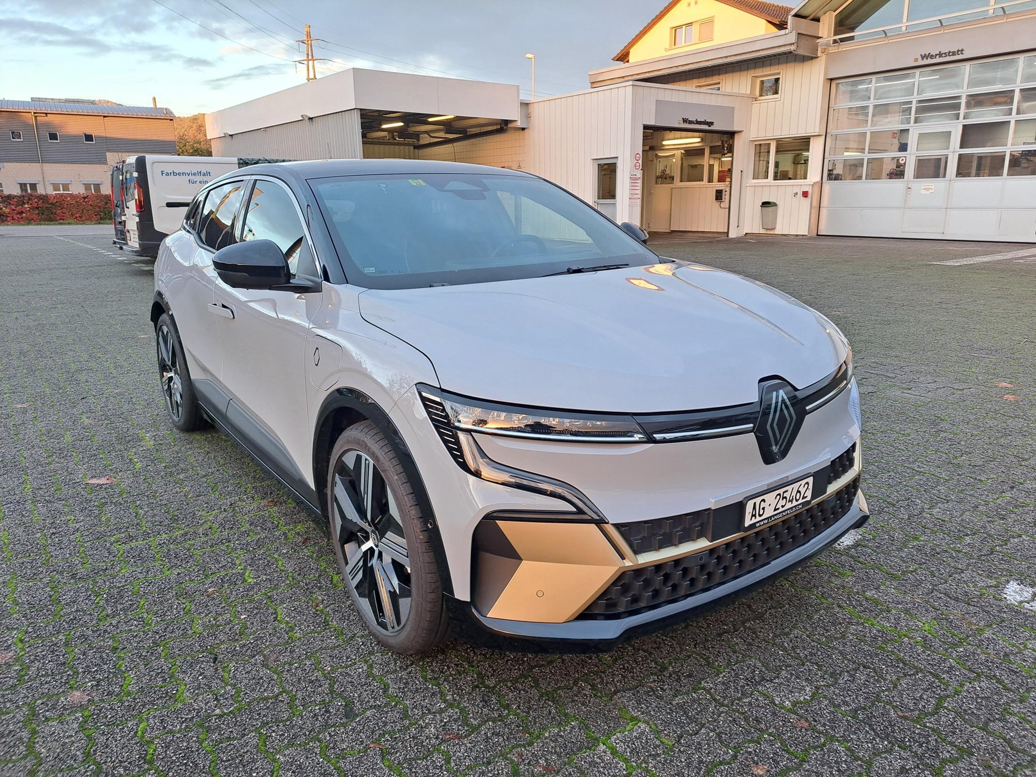 RENAULT Megane E-Tech 100% electric iconic EV60