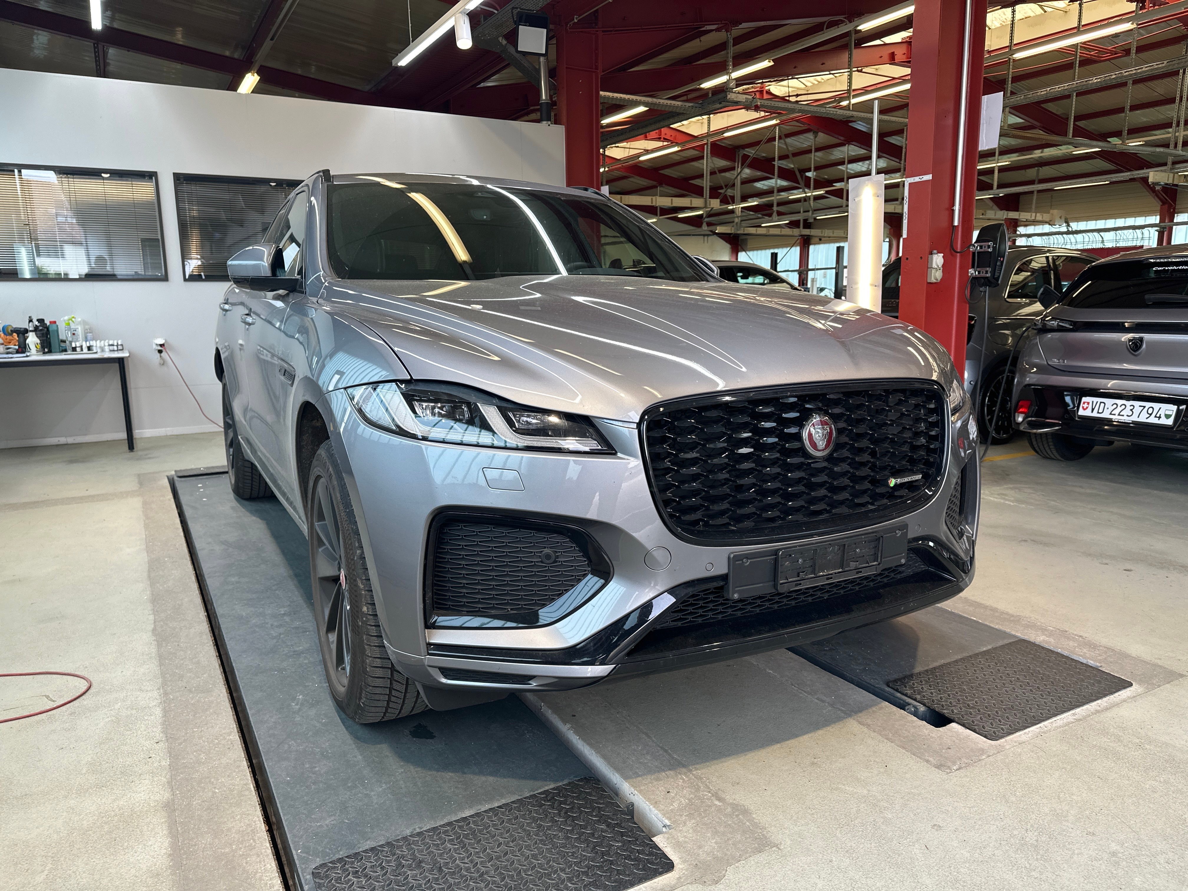 JAGUAR F-Pace 2.0 P250 R-Dynamic SE AWD