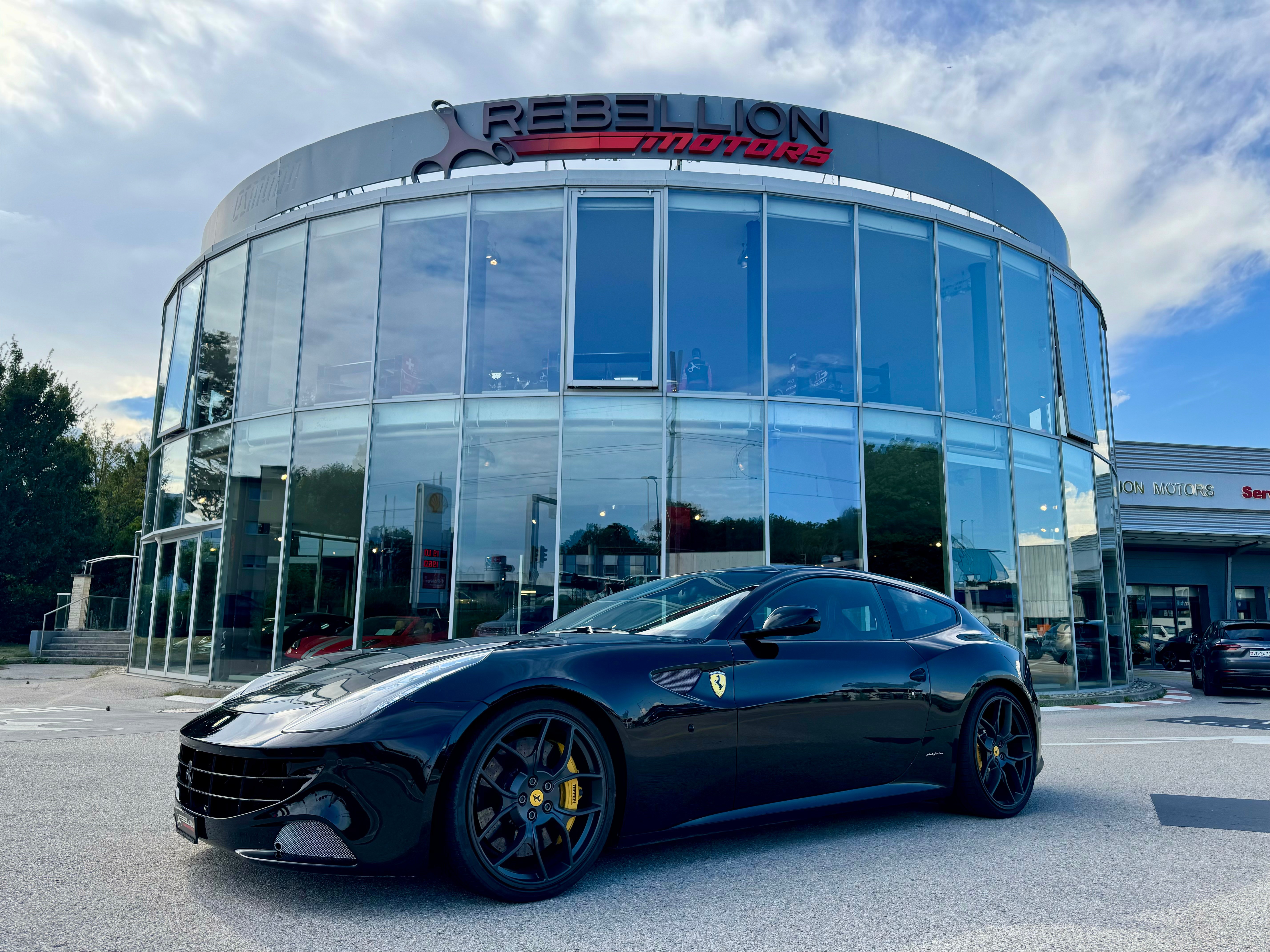 FERRARI FF