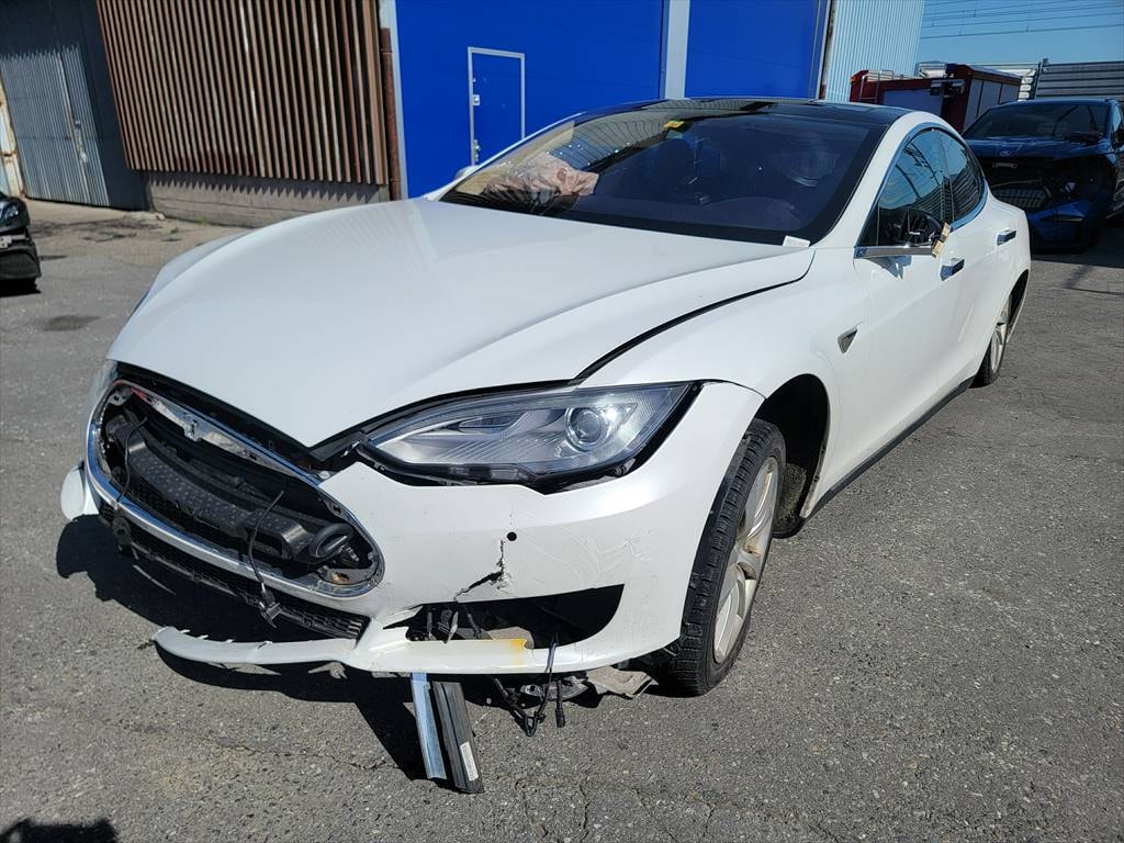 TESLA Model S 85 Signature Performance 85