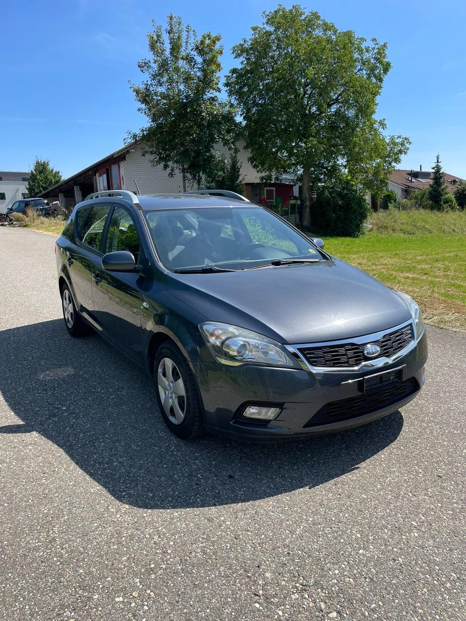 KIA Ceed Sporty Wagon 1.6 16V Trend Automatic