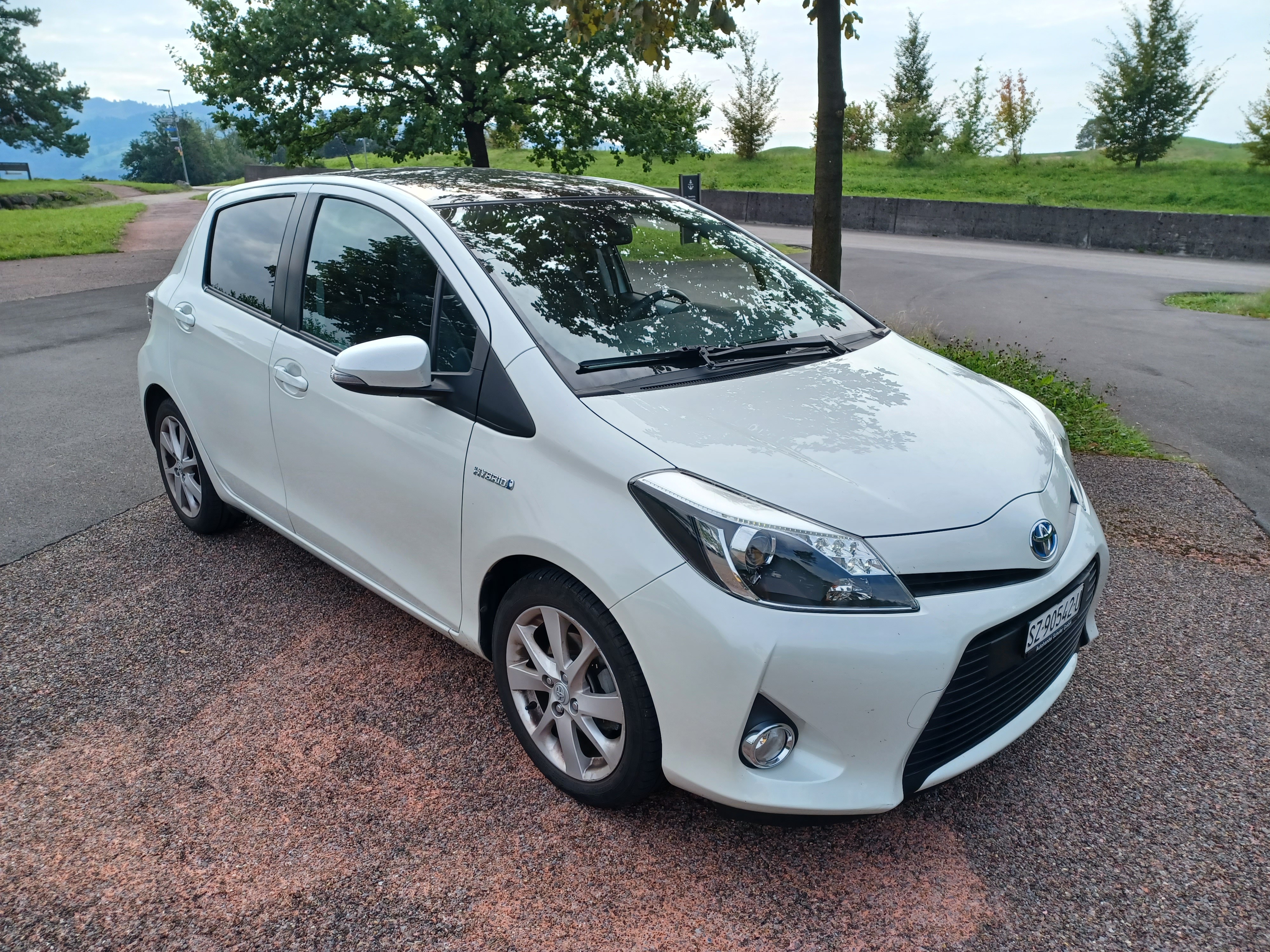 TOYOTA Yaris 1.5 VVT-i Hybrid Sol Premium CVT