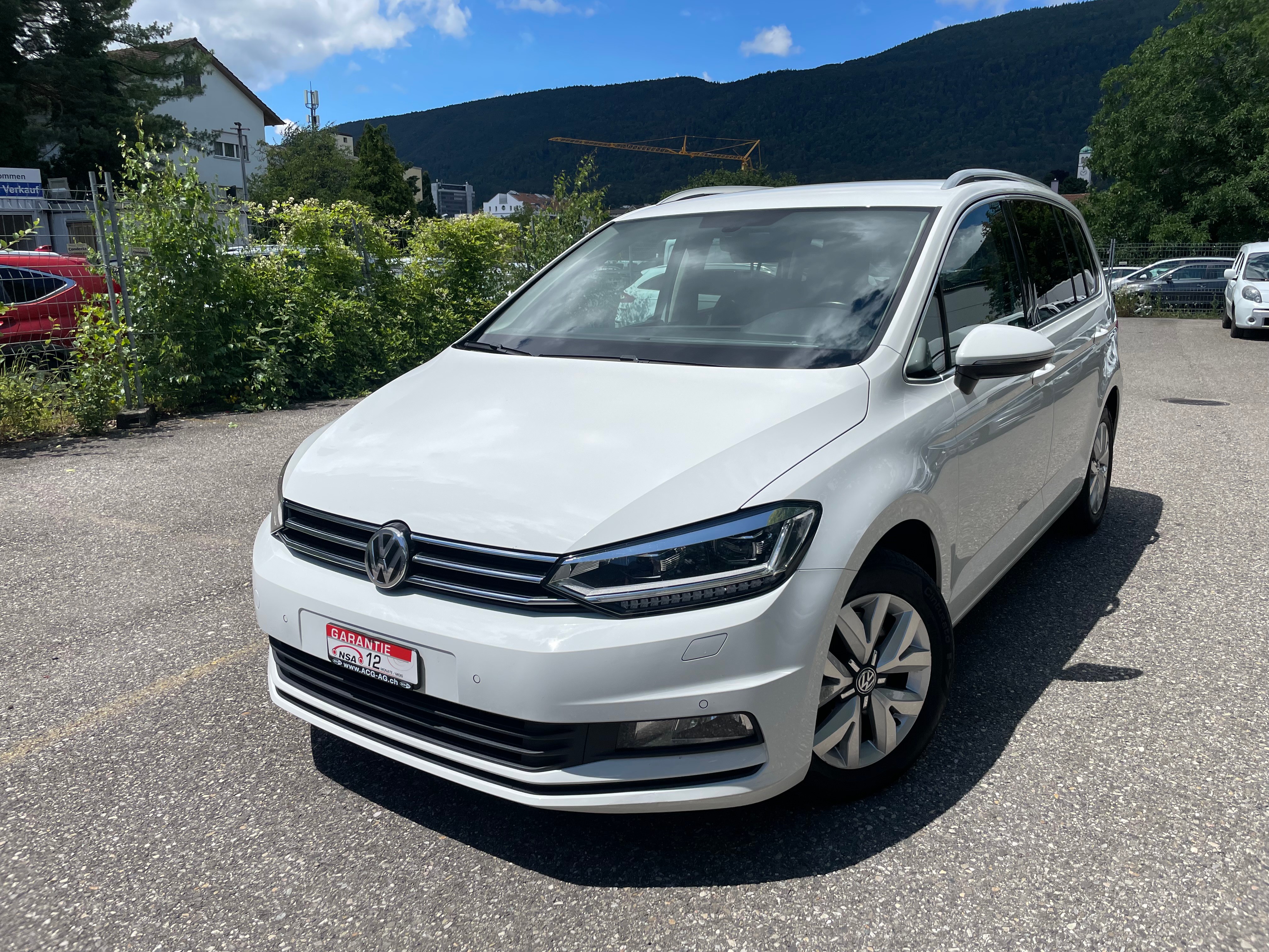 VW Touran 2.0 TDI BlueMotion Technology Comfortline DSG * Navigation * Xenon * Tempomat * PDC V+H-Rückfahrkamera * Ab MFK