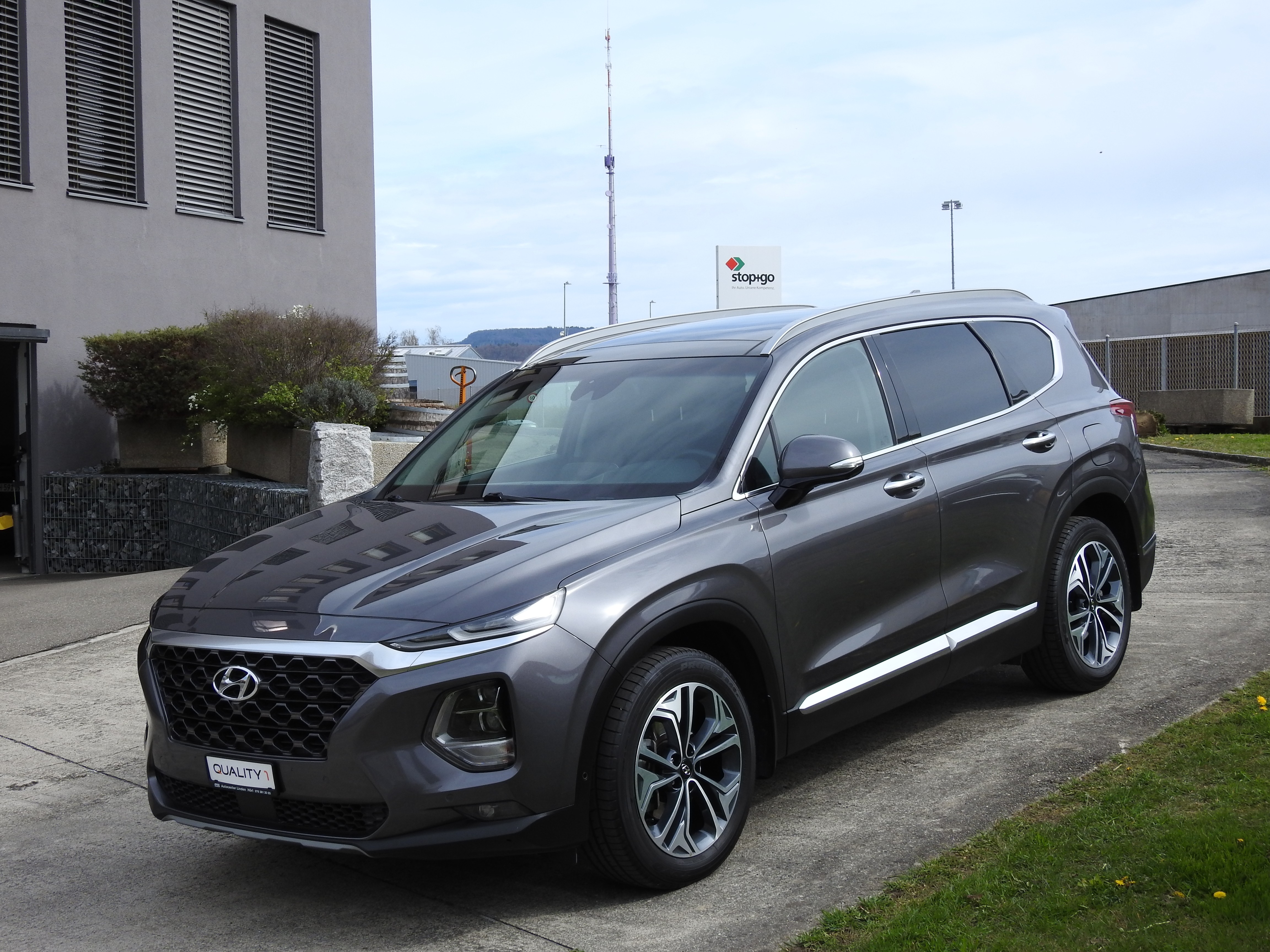 HYUNDAI Santa Fe 2.2 CRDI Vertex 4WD, 7 Plätze, frisch MFK, Servicegepflegt, 8 fach berädert, 360° Kamera, Garantie 1 Jahr.