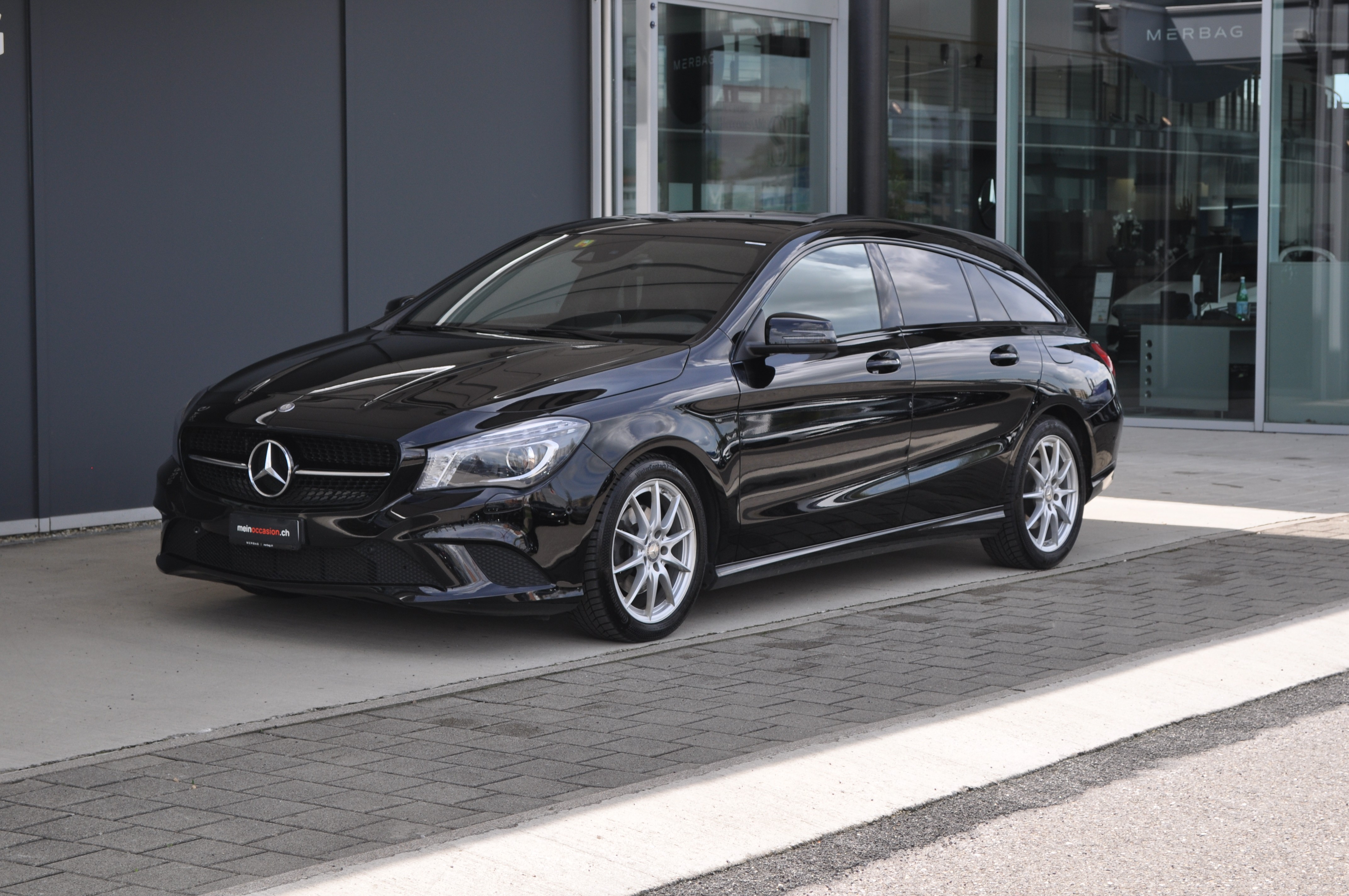 MERCEDES-BENZ CLA 200 Night Star