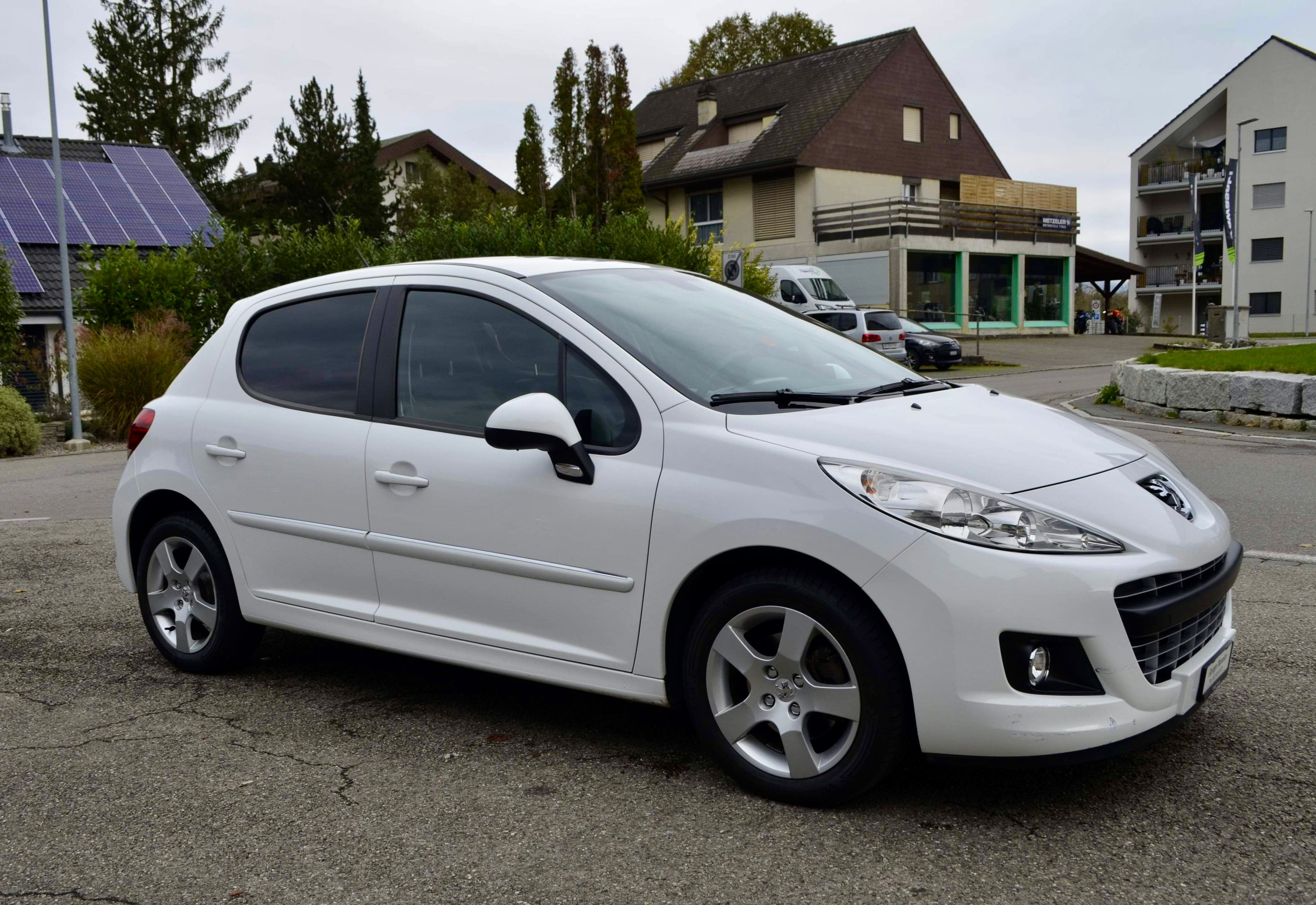 PEUGEOT 207 1.6 16V Allure Automatic