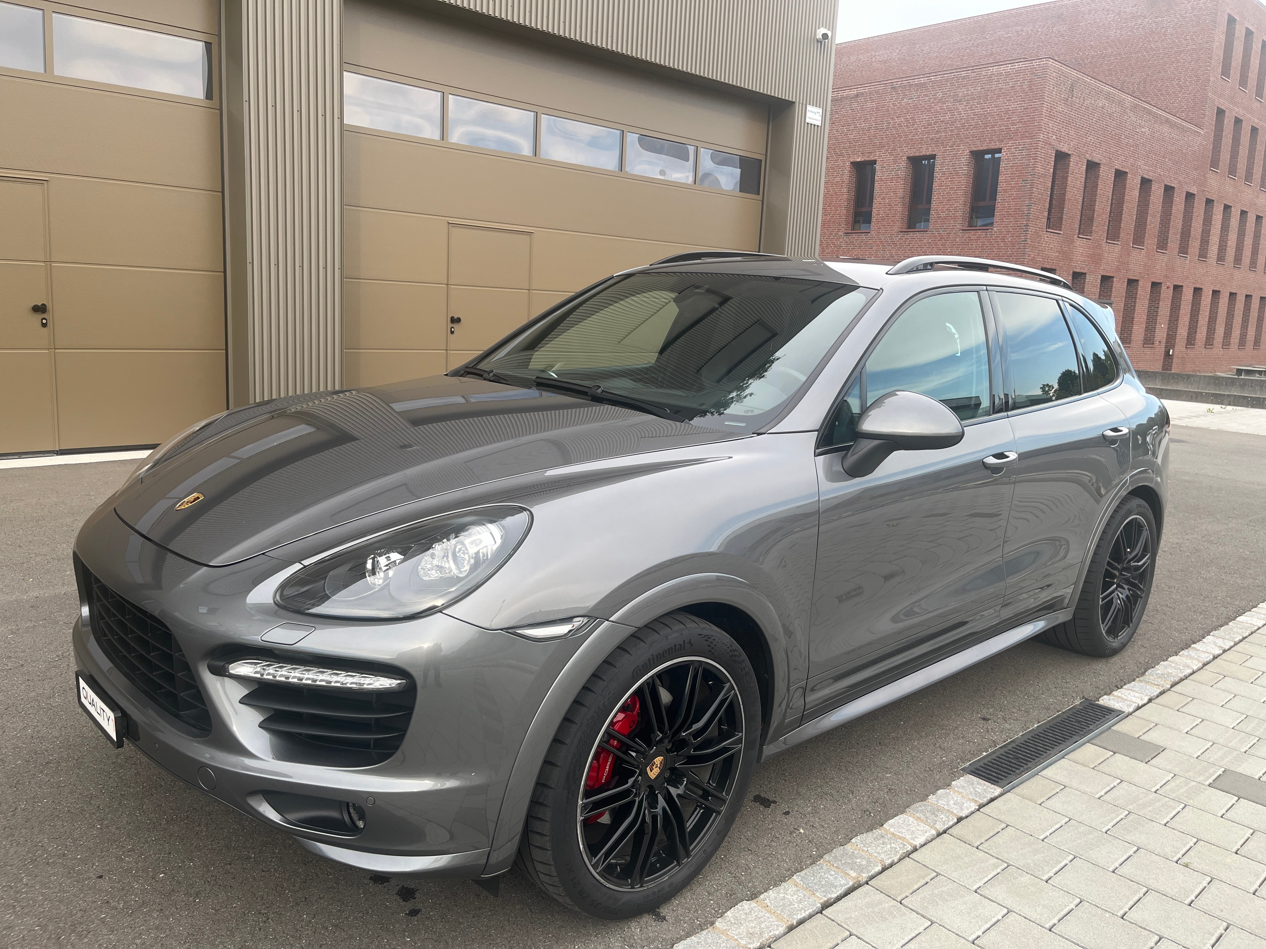 PORSCHE Cayenne GTS