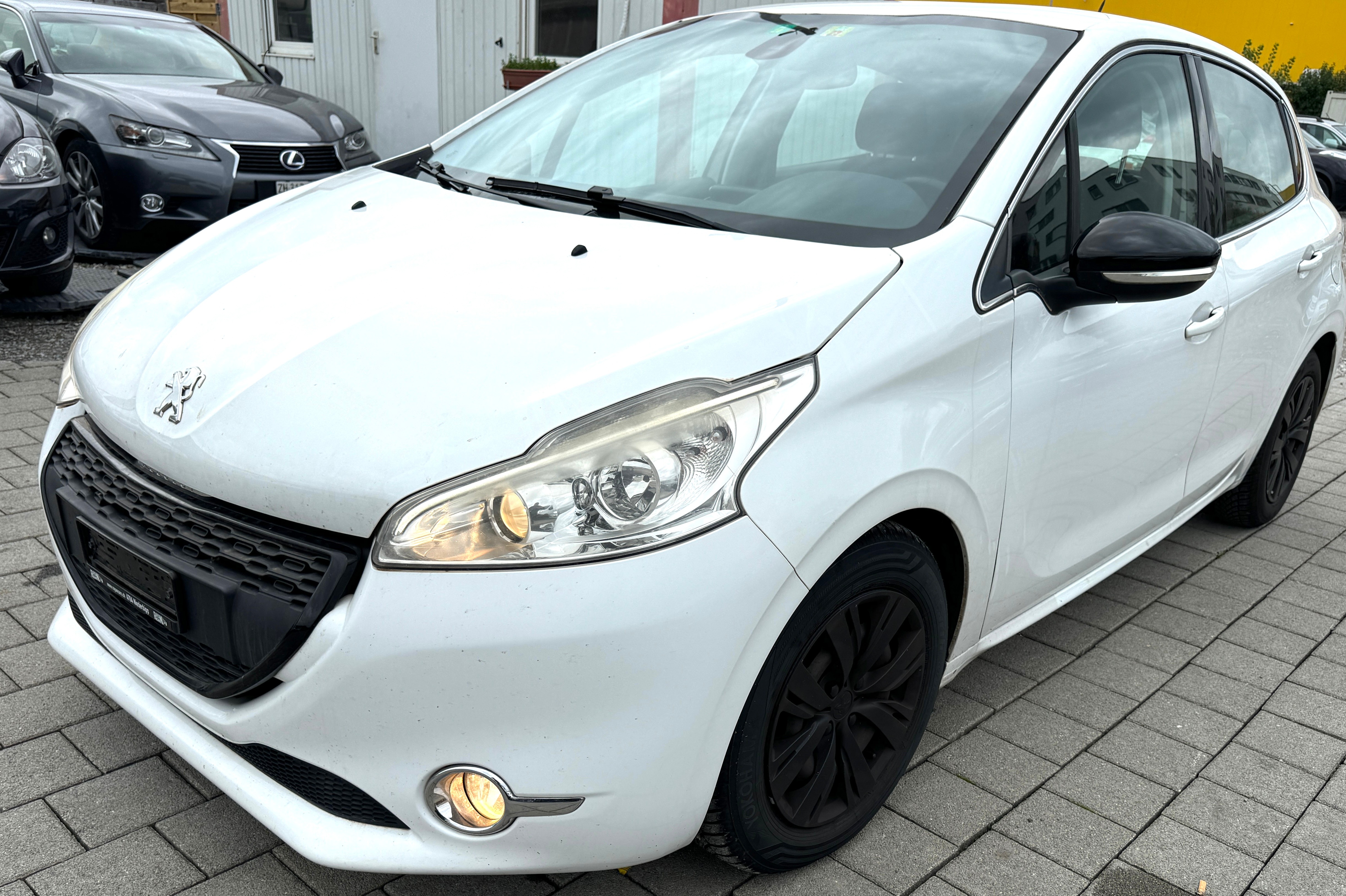 PEUGEOT 208 1.6 VTI Allure (Klima ** Multilenkrad ** BO5)